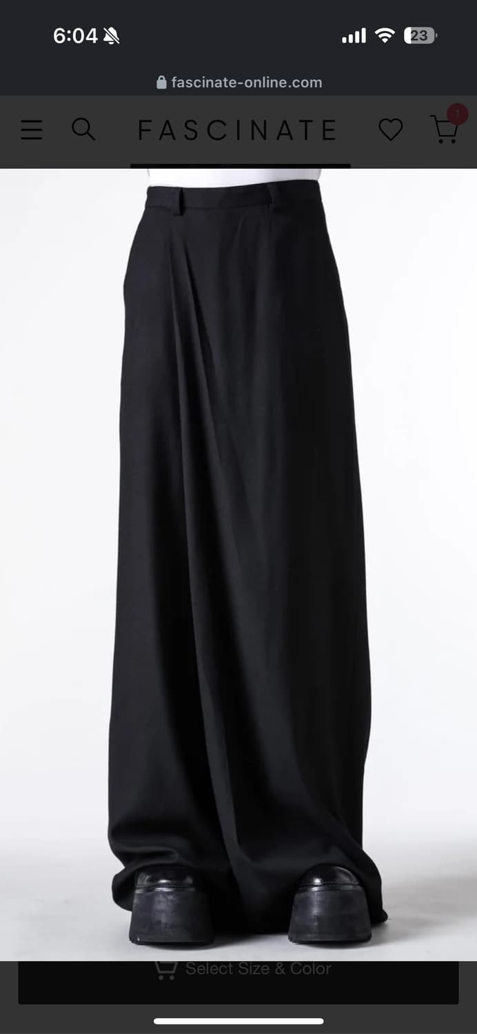 Julius 25aw crepe pants 상품이미지1