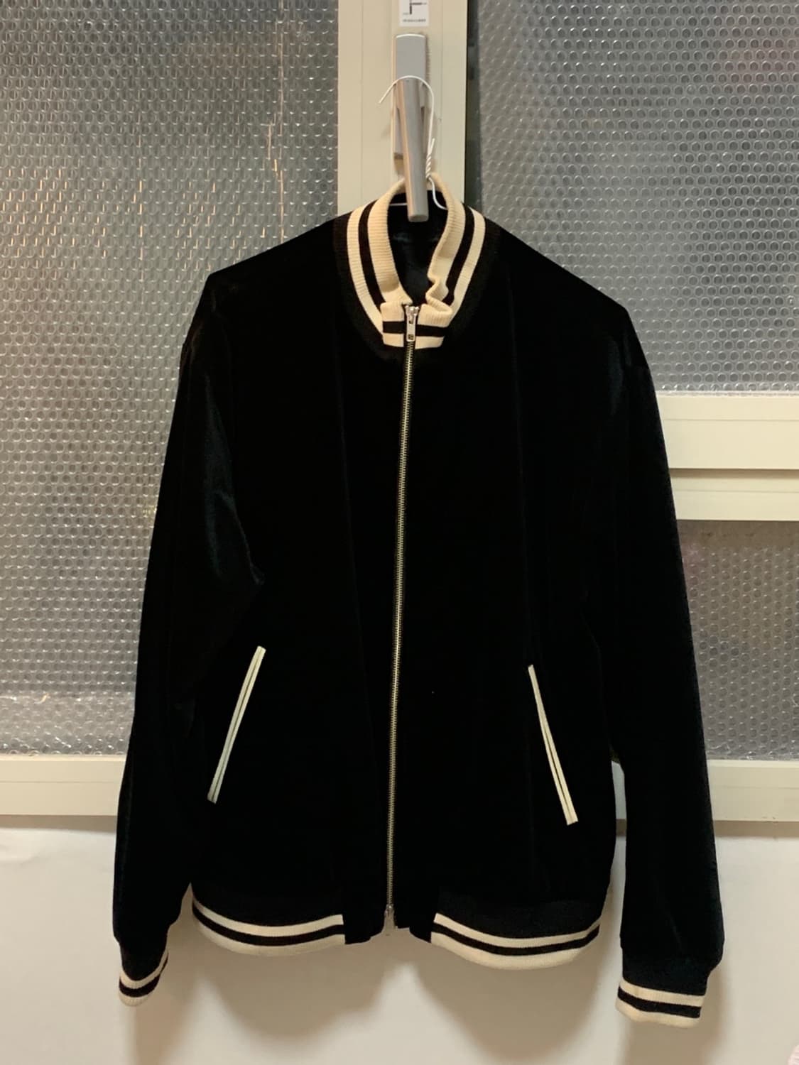 [M] 유스 22FW 트랙 자켓 블랙 벨벳 상품이미지1