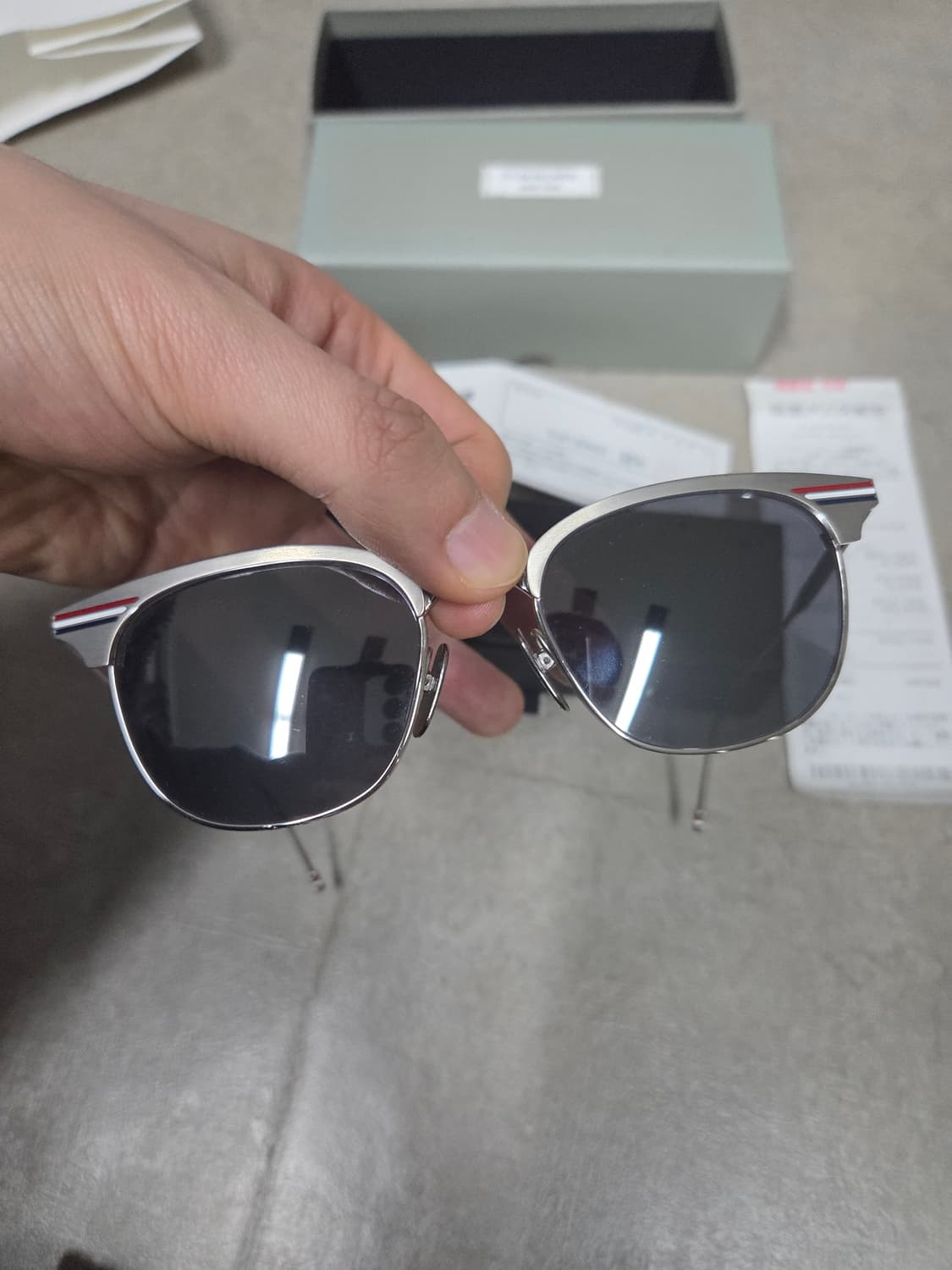 레어))톰브라운 티타늄 실버 삼선 선글라스 상품이미지5