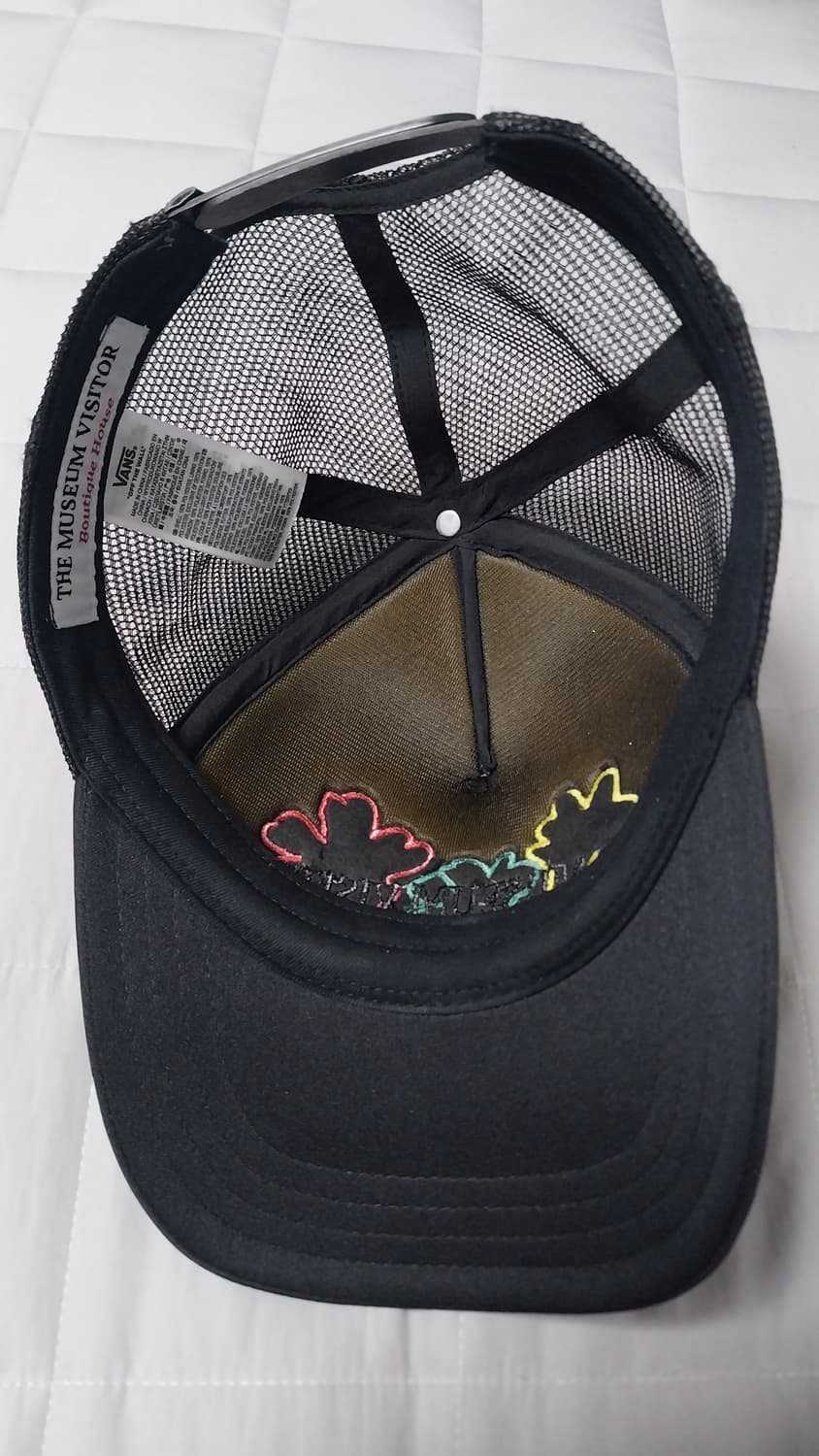 반스 x 더뮤지엄비지터 플로랄 트러커 햇 화이트 상품이미지2