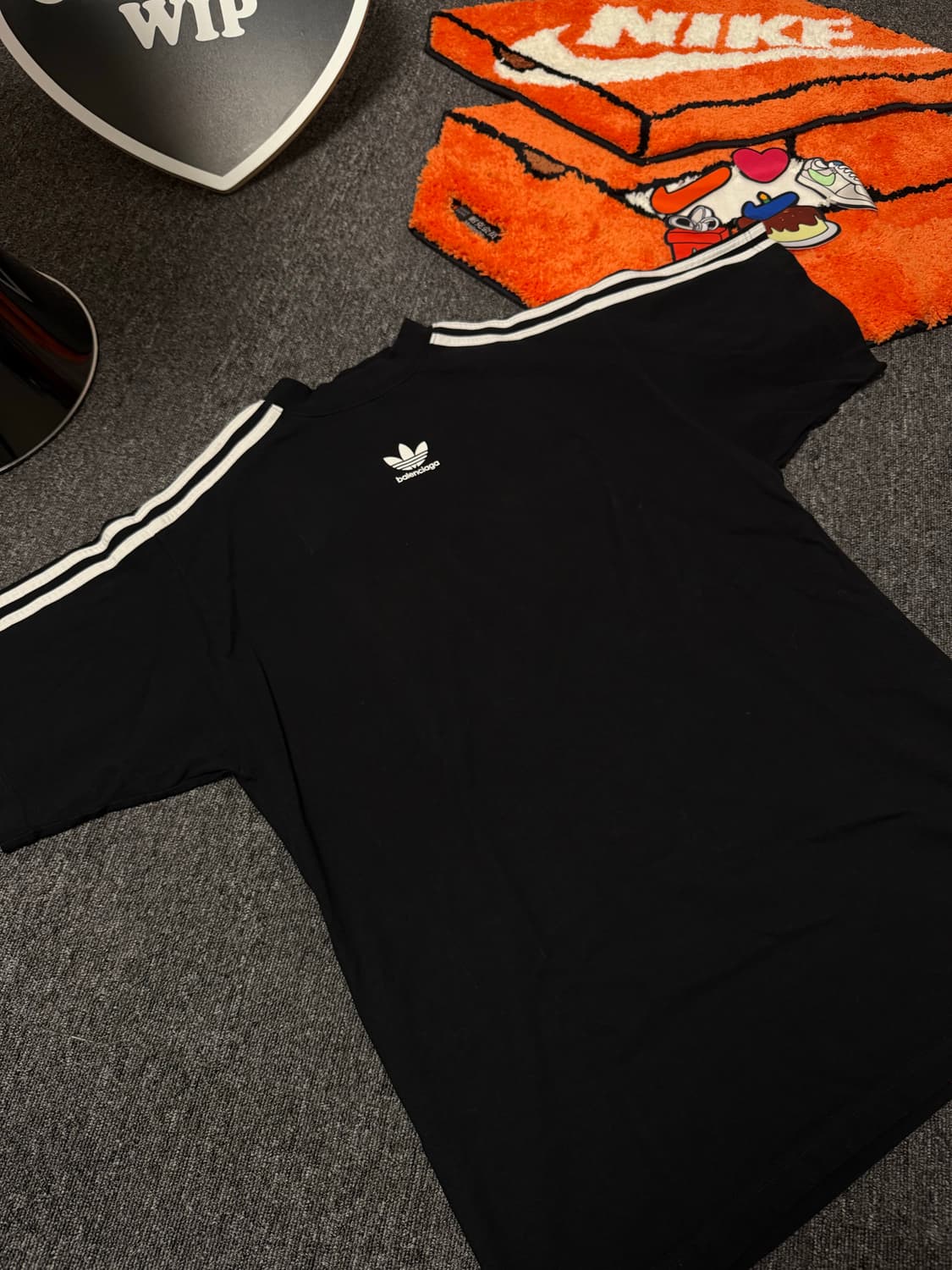 [1] 발렌시아가 X 아디다스 로고 반팔 티셔츠 블랙 상품이미지2