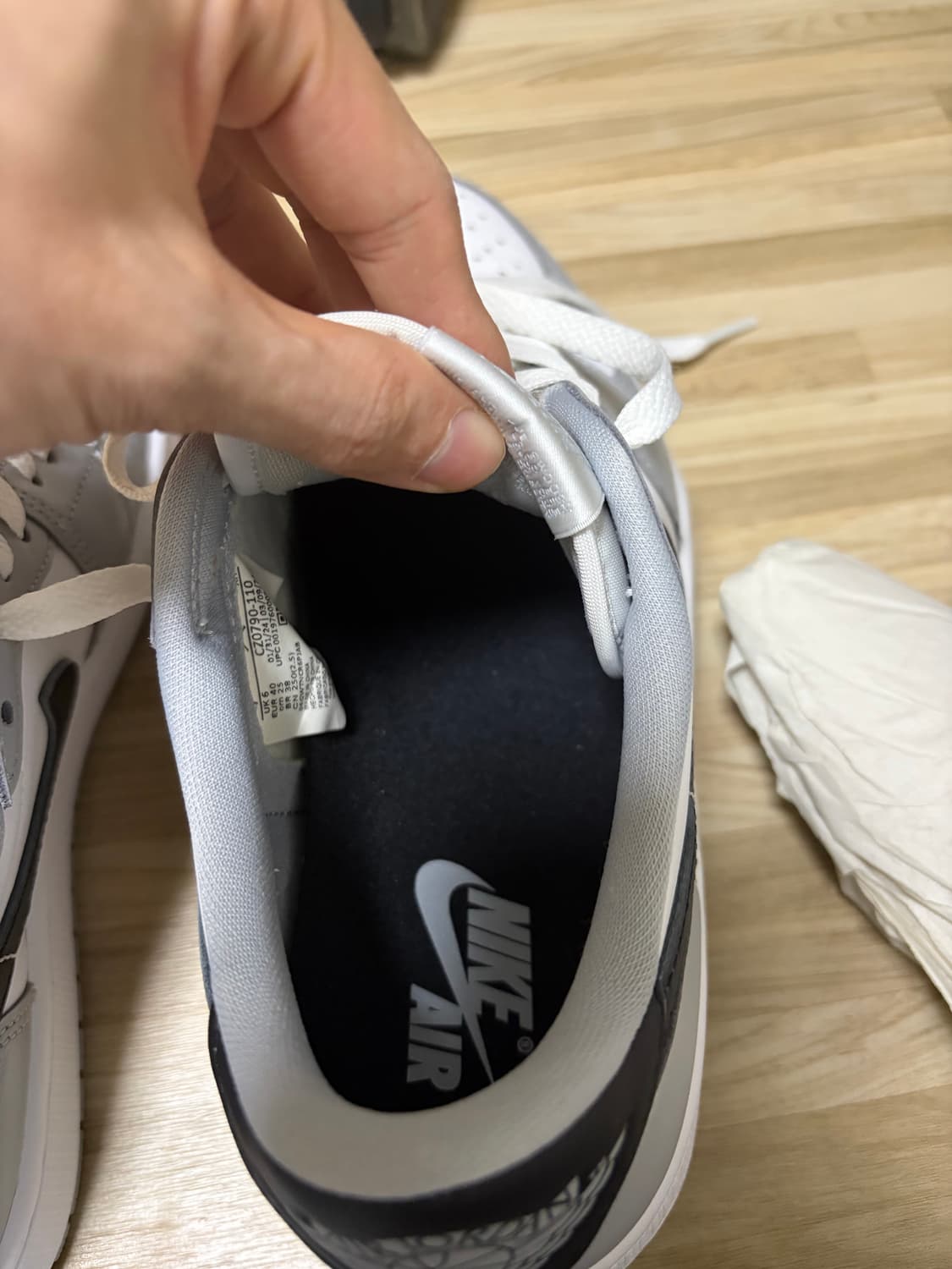 조던 1 로우 og 울프그레이 250 상품이미지10