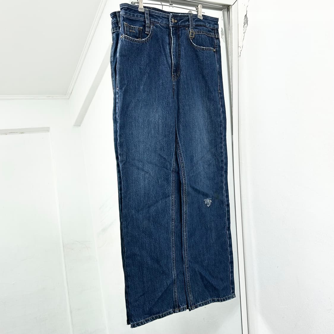 우영미 25SS 뉴 스트레이트 데님 팬츠 상품이미지5