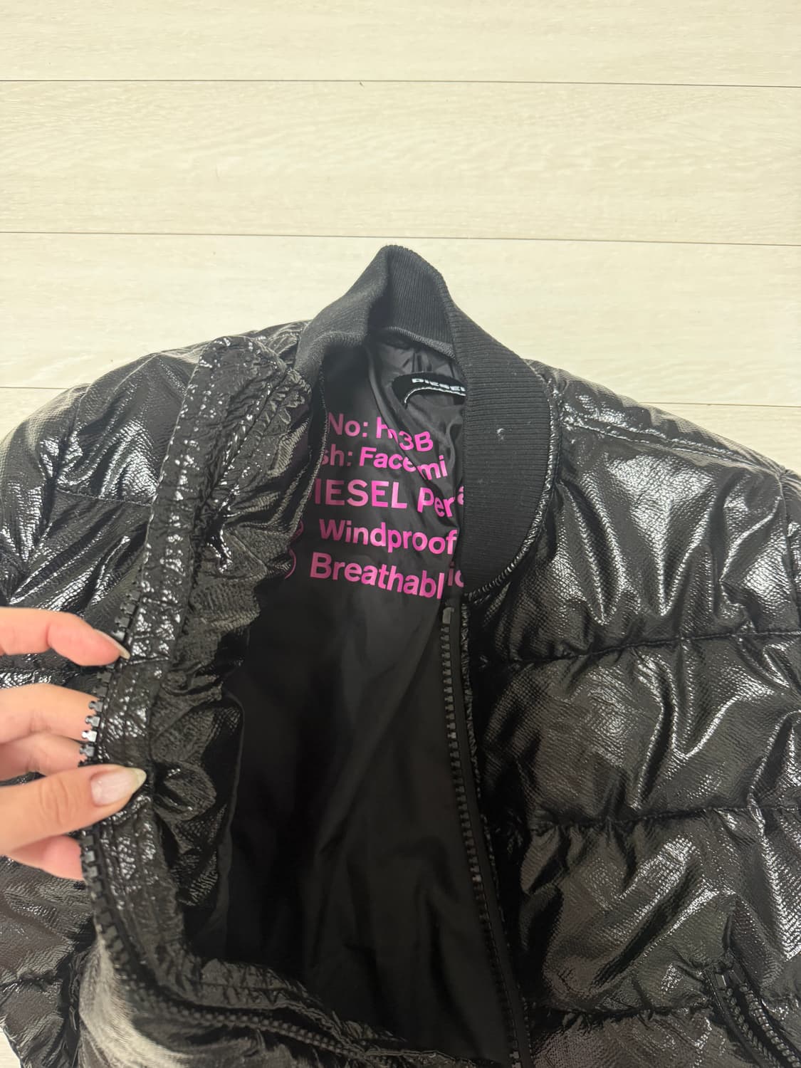 디젤 유광 패딩 xxs 상품이미지4