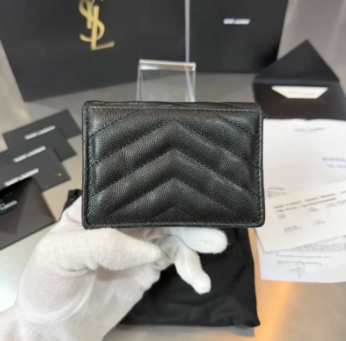 [정품] 생로랑 YSL 모노그램 마틀라쎄 스몰 반지갑 (블랙 / OS) 상품이미지3