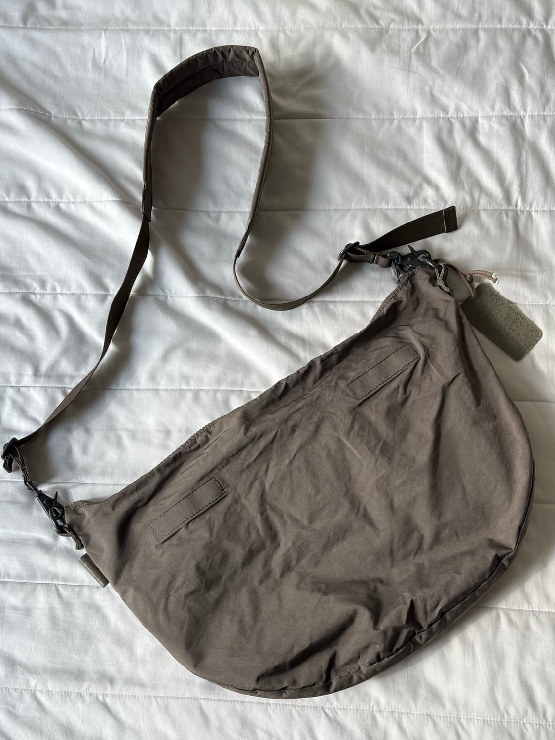 아미아칼바 바디백 숄더백 그레이 상품이미지2