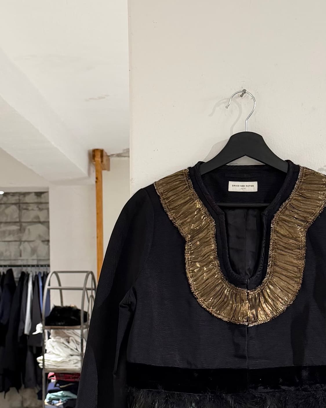 드리스 반 노튼 블랙 패더 골드게더링 자켓 상품이미지2