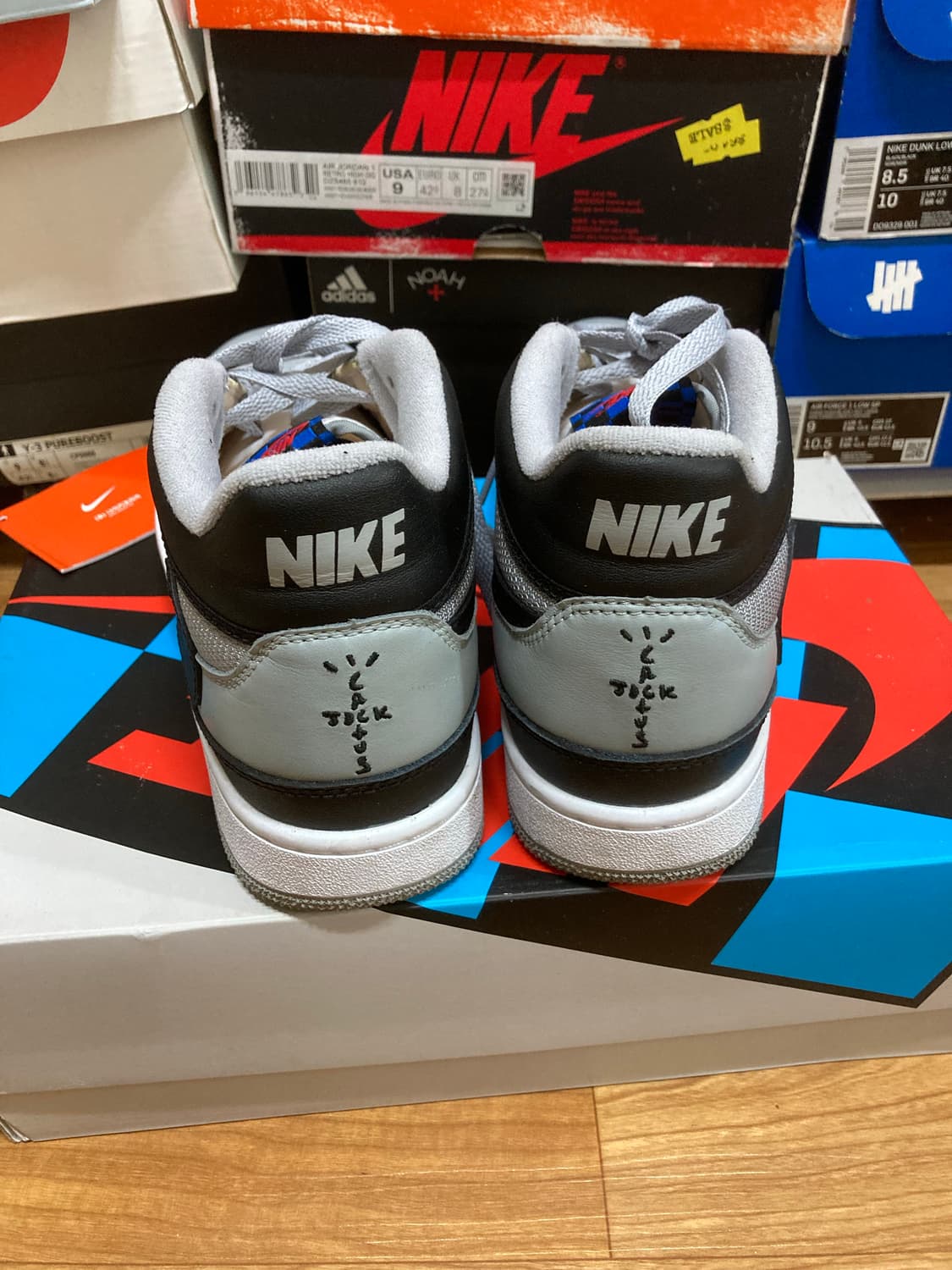 나이키x스캇 맥어택 상품이미지2