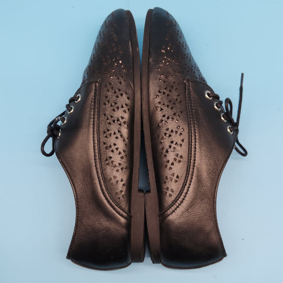 H 에스콰이어 포트폴리오 여성 펀칭 스니커즈 240 상품이미지5