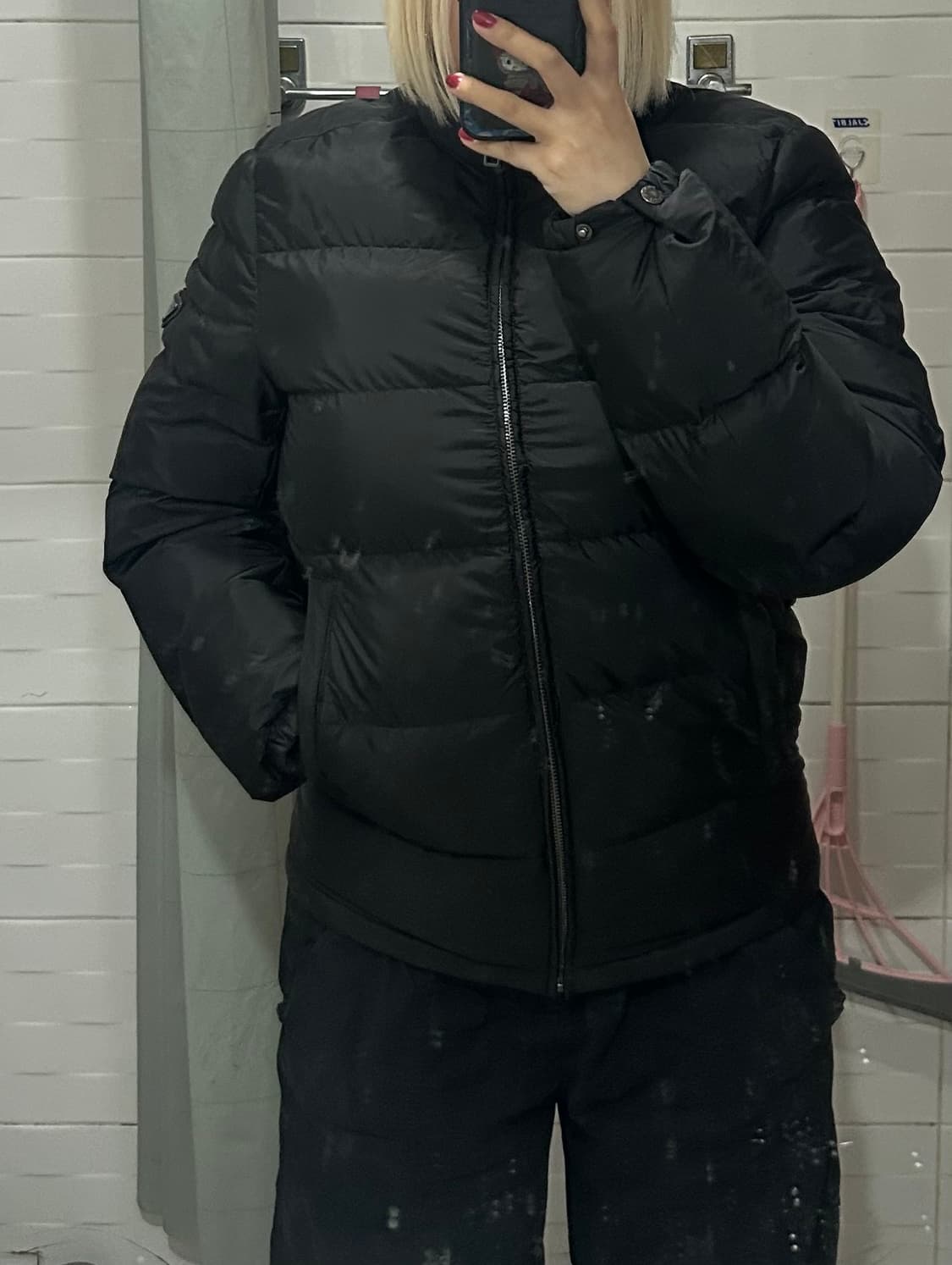 프라다 삼각 로고 패딩 남성 46 상품이미지8