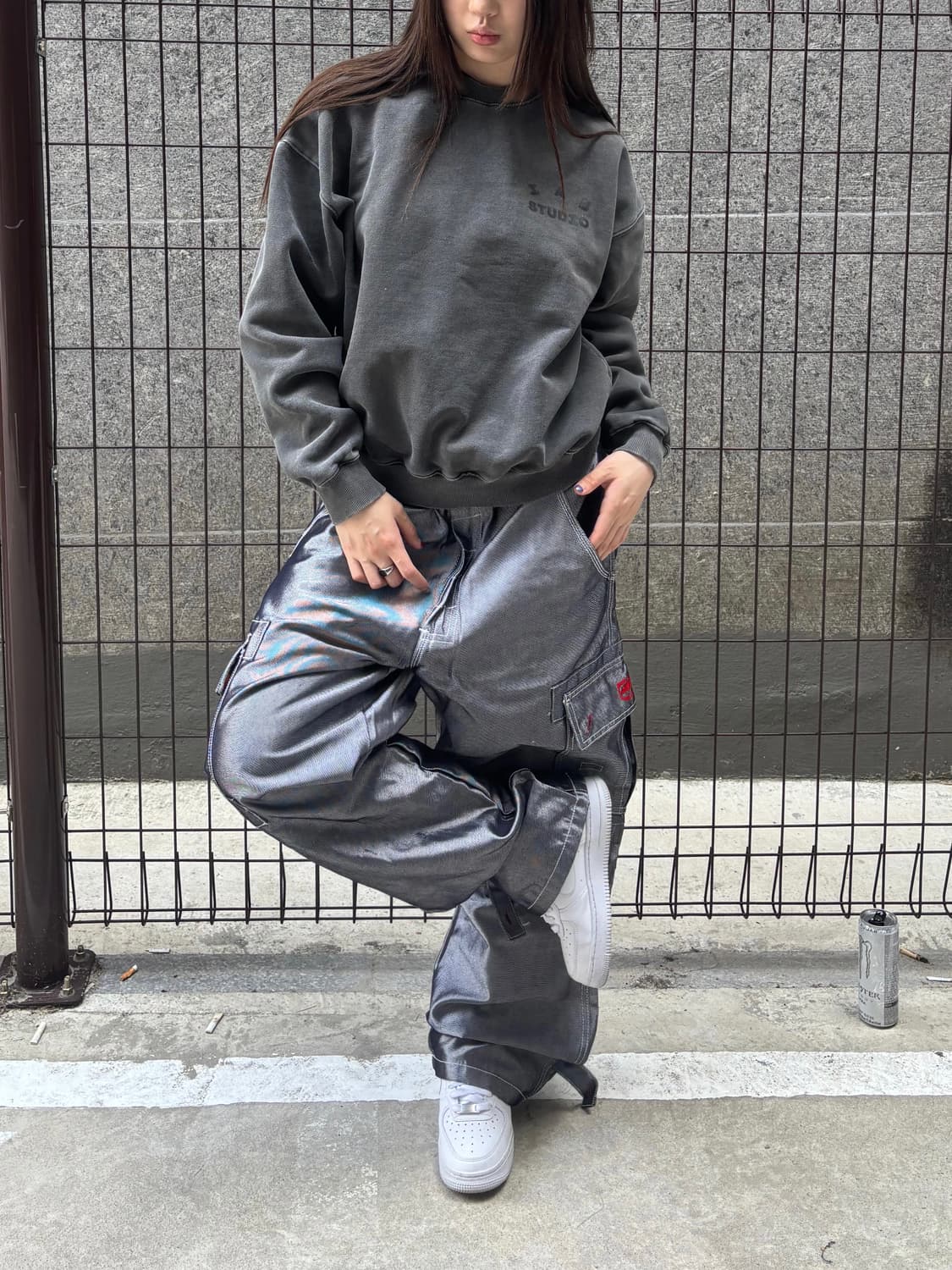 아이앱 스튜디오 차콜 맨투맨 상품이미지5