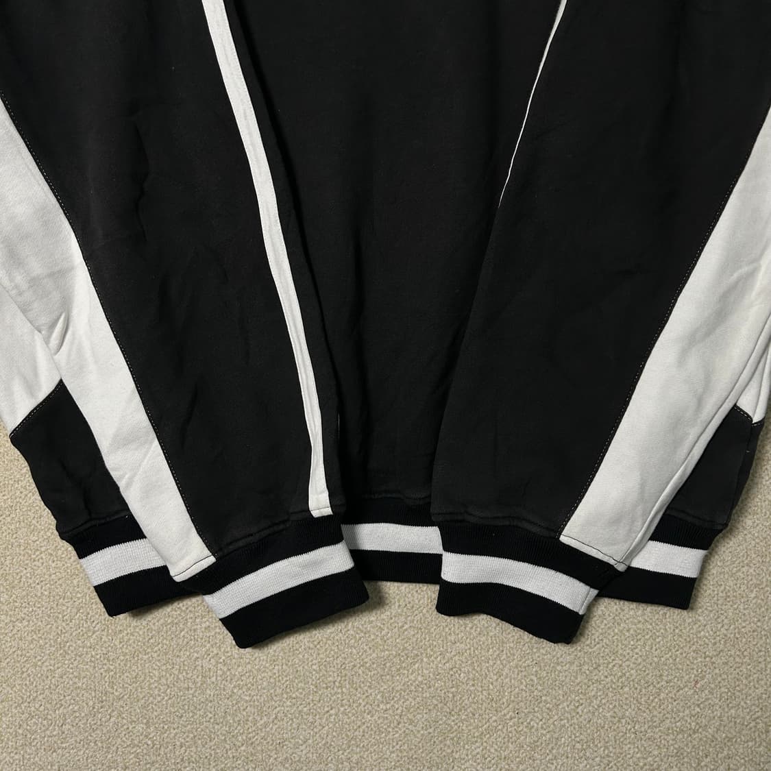 (XL) 로카웨어 블랙 나그랑 맨투맨 상품이미지5