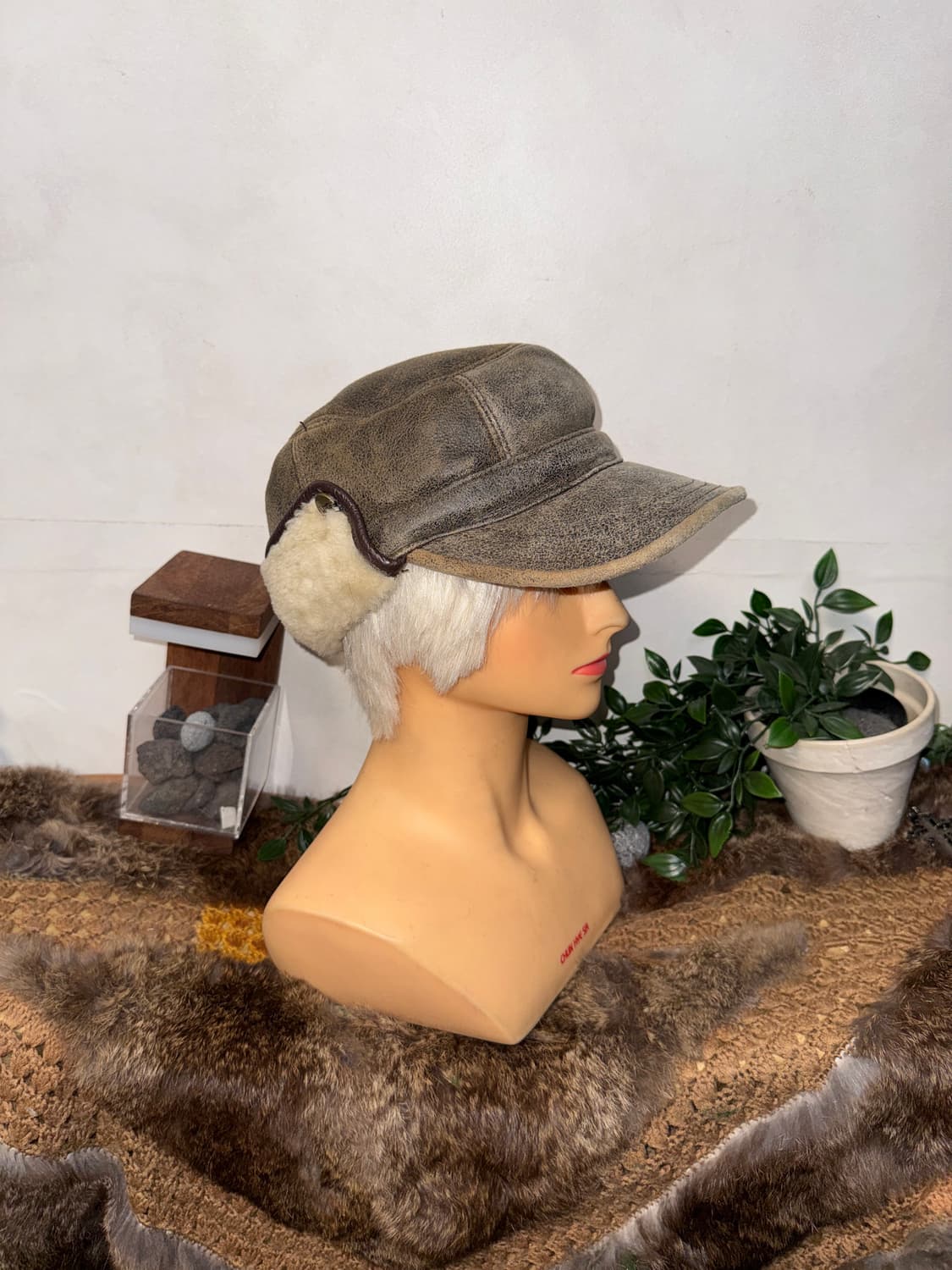UGG ash brown lamb skin/ fur trapper hat 상품이미지6