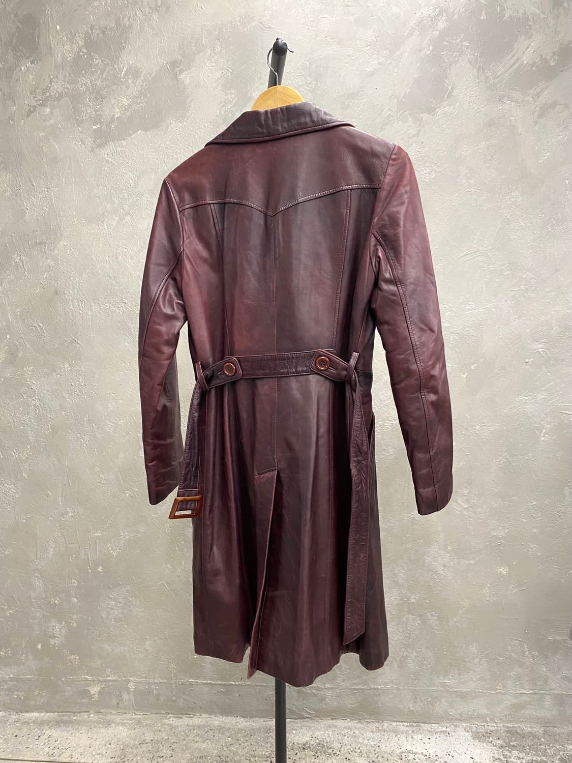 [90] SI, 버건디 양가죽 벨티드 레더 코트 상품이미지6
