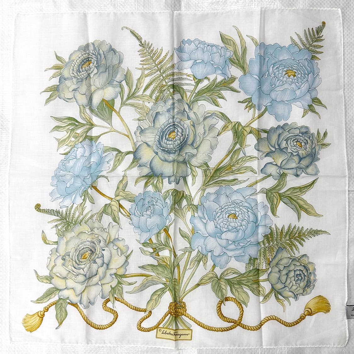살바토레 페라가모 페레가모 플라워 그래픽 스카프 손수건 쁘띠 새상품 정품 상품이미지1