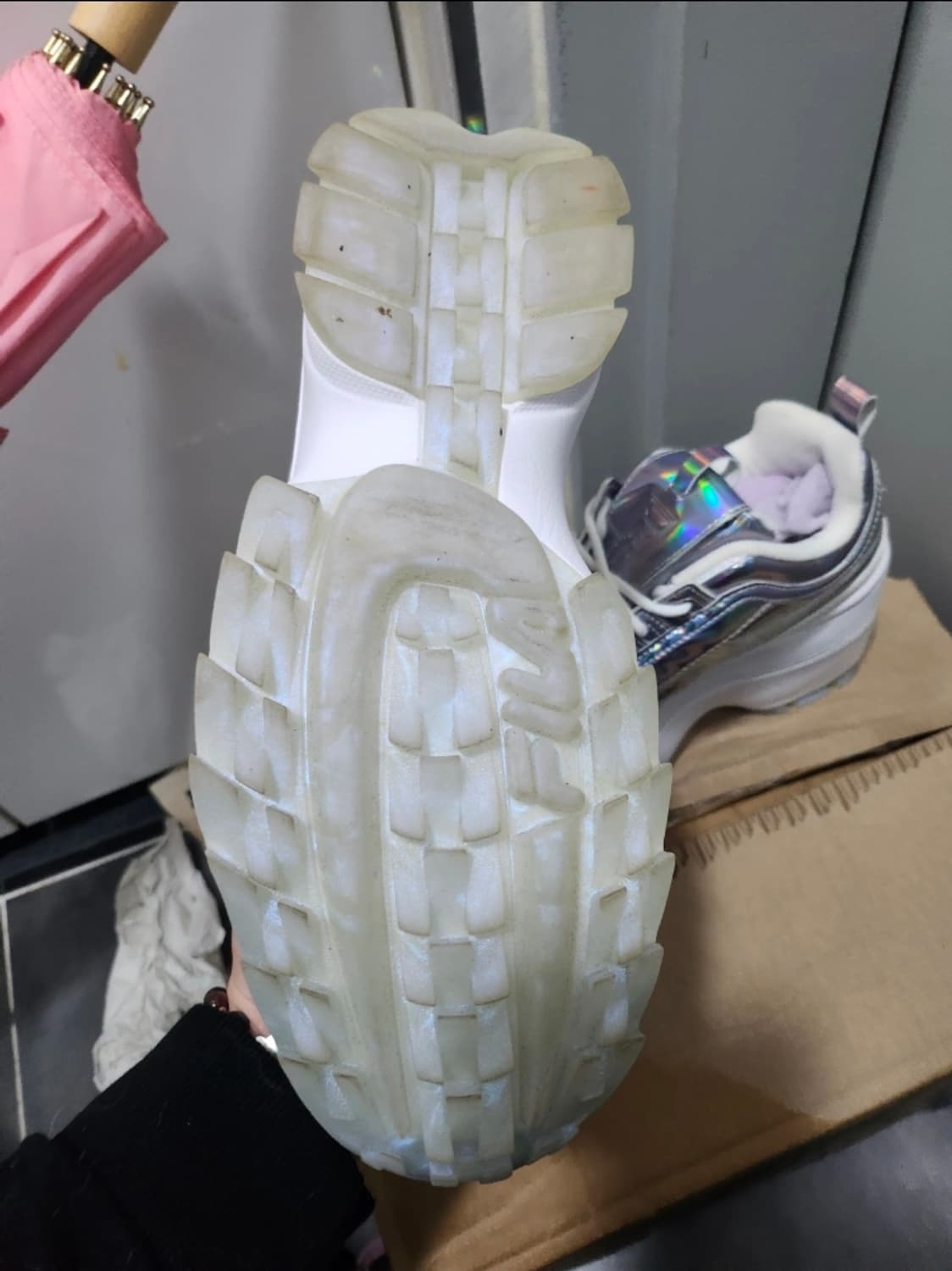 휠라) 홀로그램 스니커즈 260size 상품이미지7