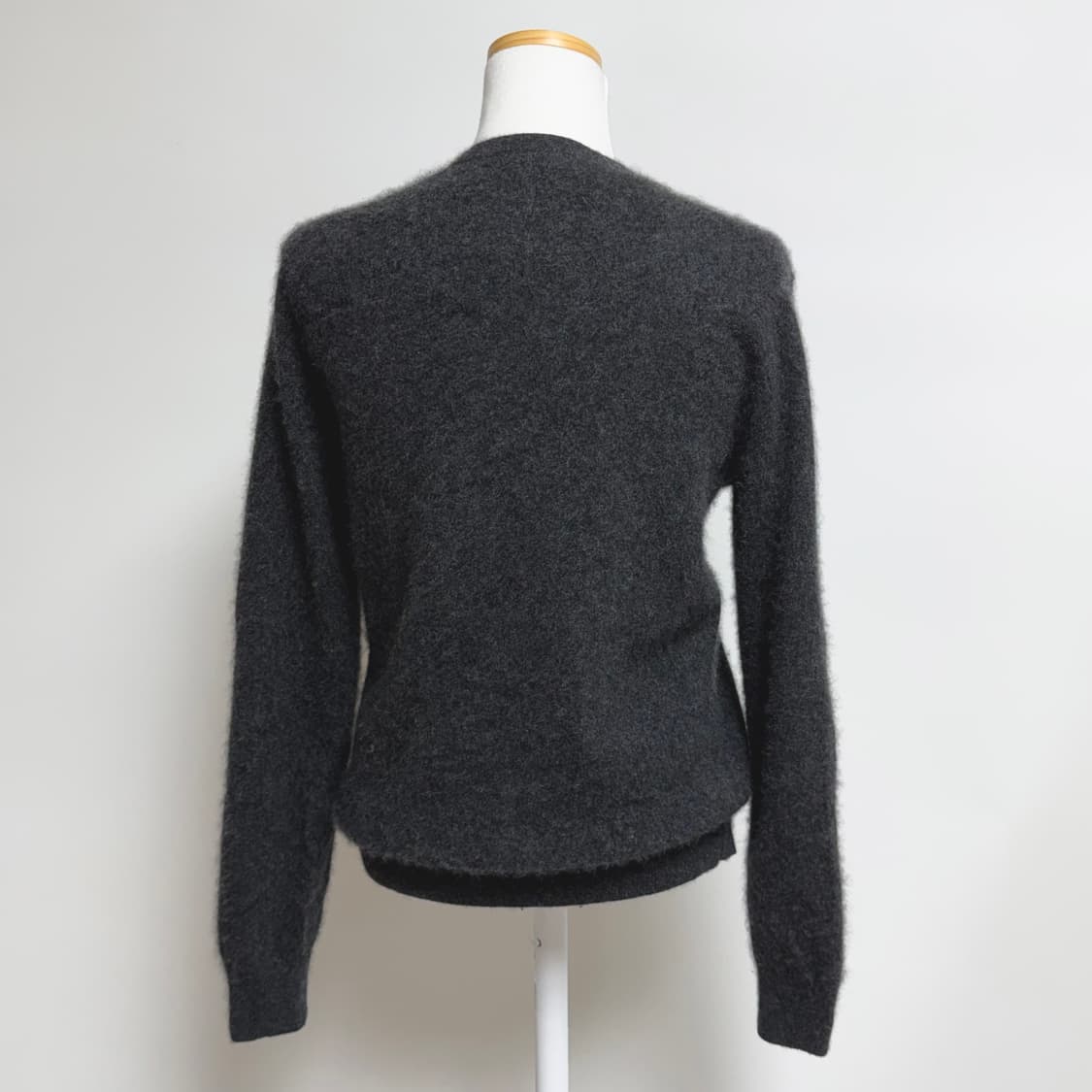 [캐시미어 100%] 유니클로 차콜 V넥 니트 M 상품이미지3