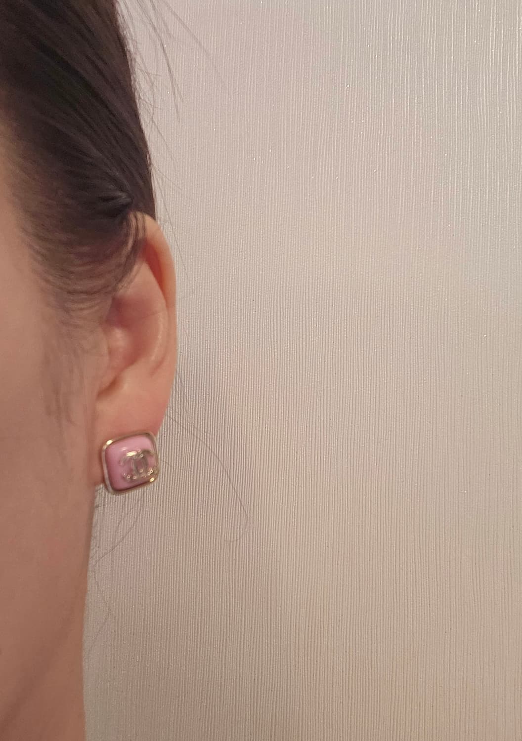 샤넬 업사이클링 펄사각 핑크단추 귀걸이 상품이미지6