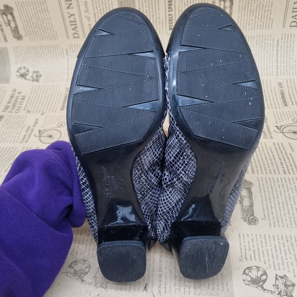 페라가모 뱀피 여성구두250 굽4 상품이미지3