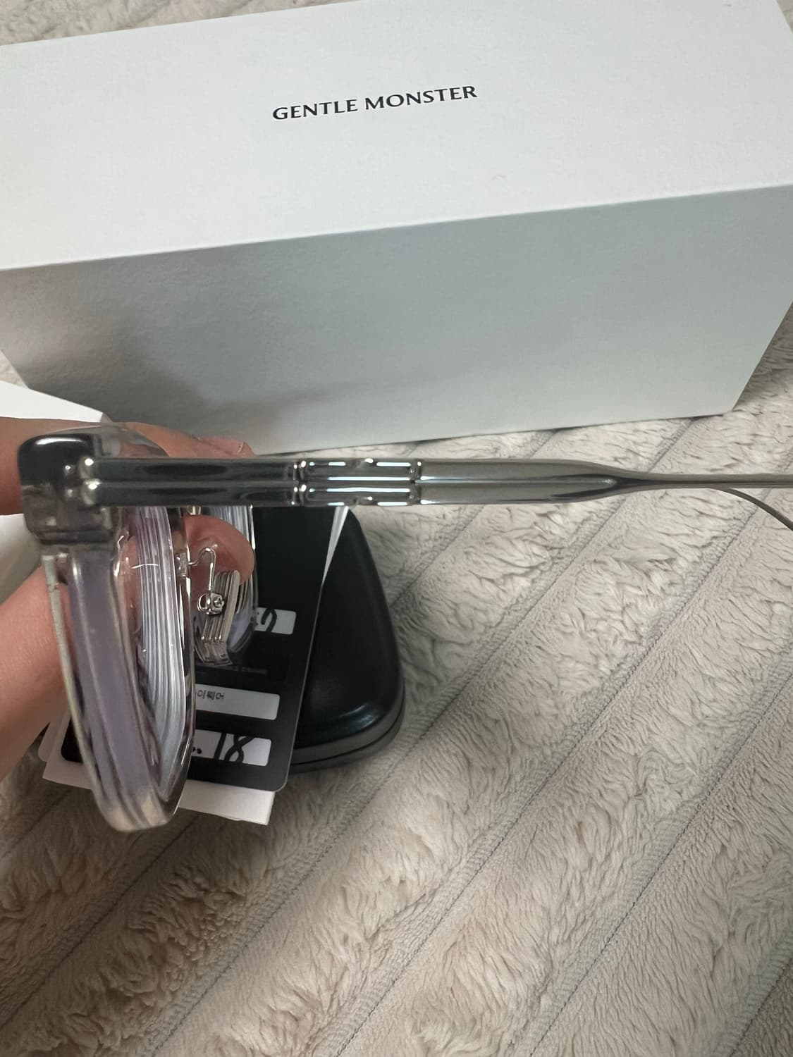 (새상품)젠틀몬스터 gc7 반투명 안경 상품이미지4