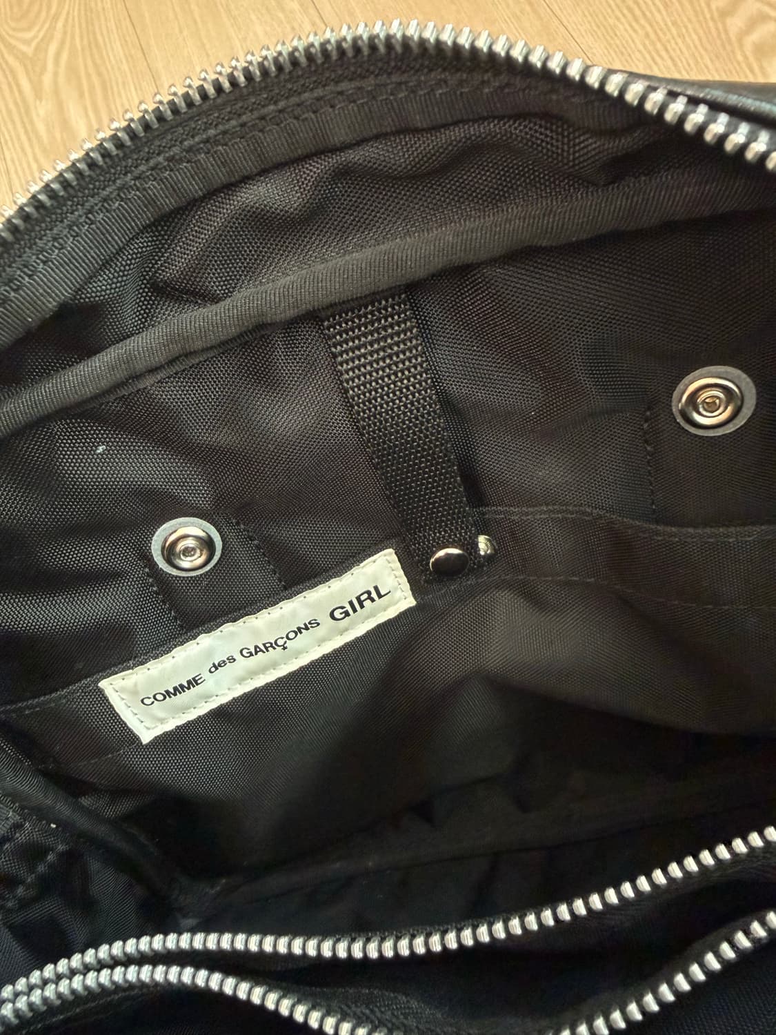 꼼데가르송 girl 블랙 페인트 토트백 상품이미지5