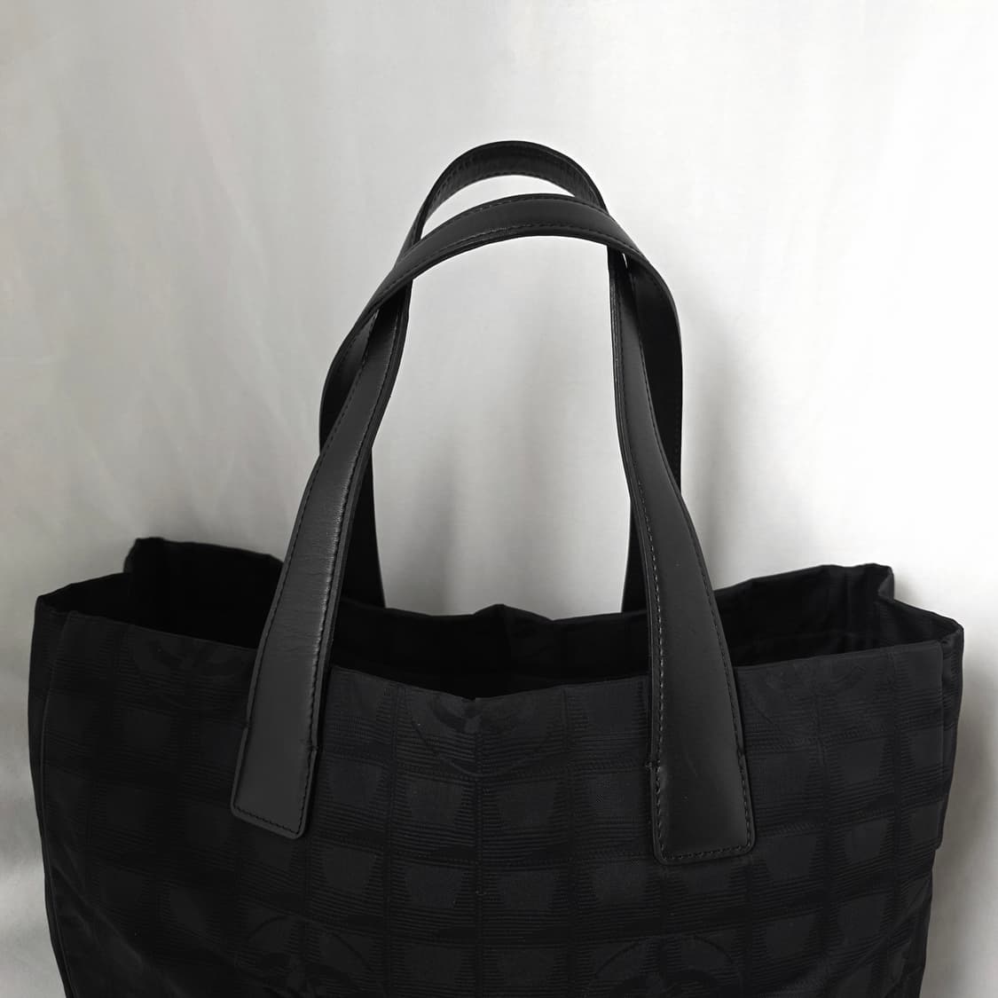 [정품 CHANEL] 샤넬 나일론 뉴트래블백 쇼퍼백 토트백 상품이미지5