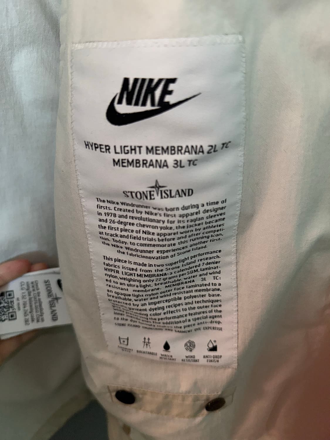 스톤아일랜드 윈드러너 상품이미지4