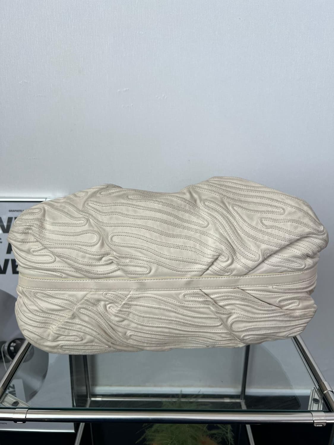 불가리 찬드라 가죽 숄더백 상품이미지6