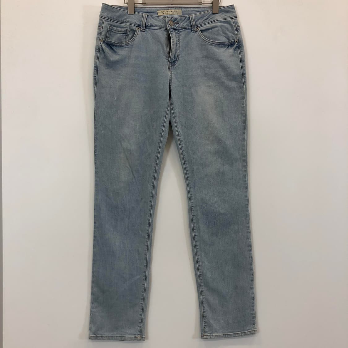 게스 화이트레더패치 데님진 33-34 인치 상품이미지1