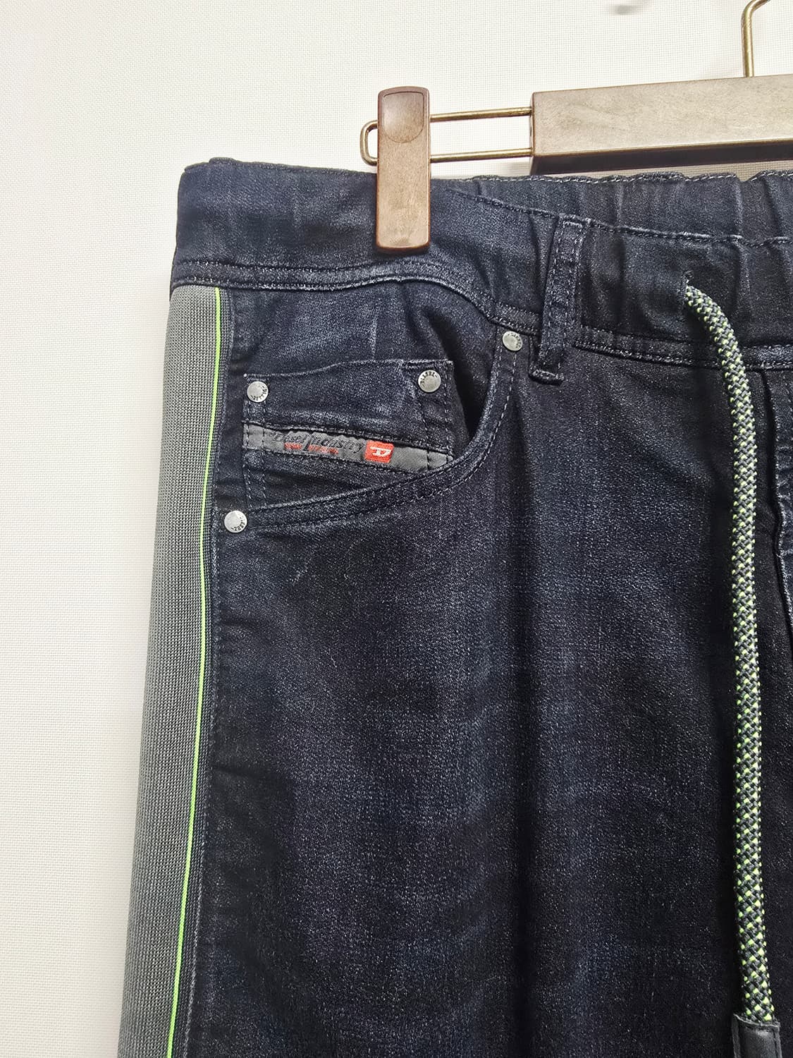 디젤 사이드라인 데님 스웻 조거팬츠 상품이미지3