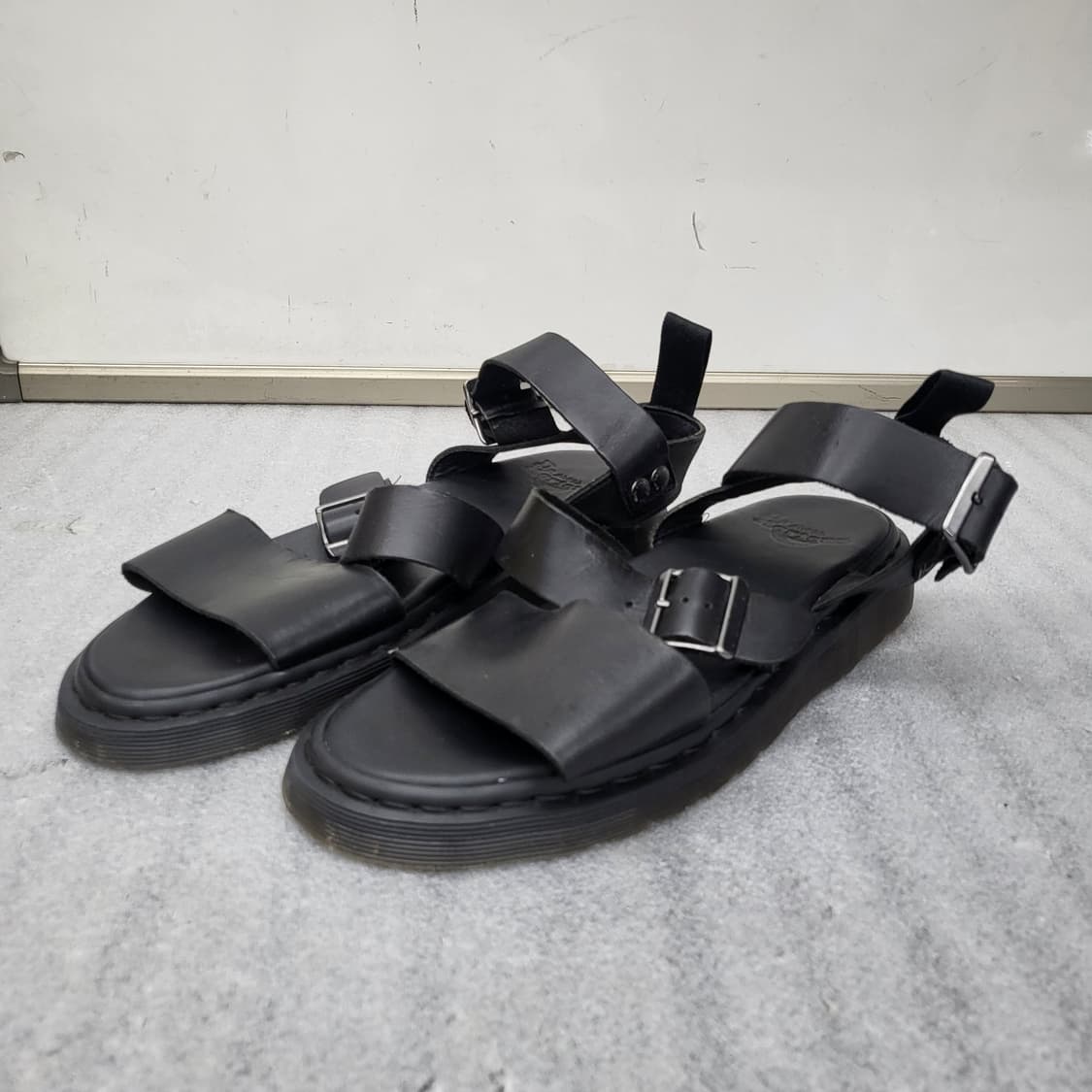 닥터마틴 그리폰 샌들 블랙 사이즈 270mm 상품이미지8