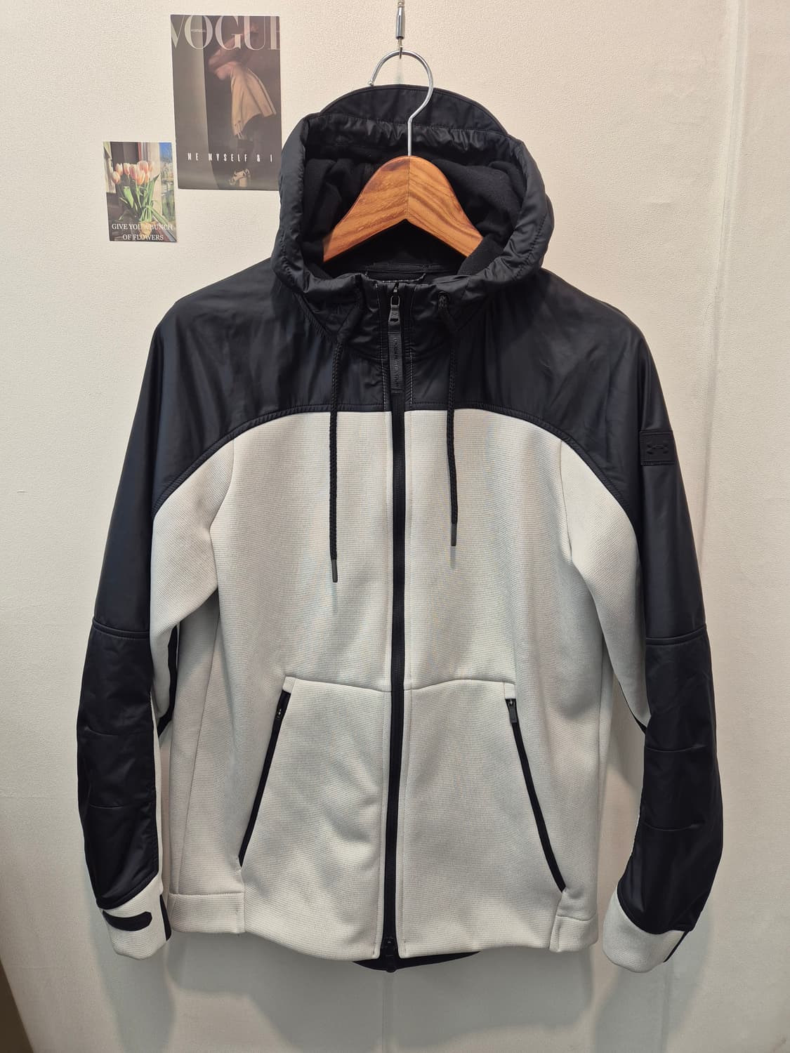 언더아머 스웨킷 후드집업 블랙/화이트 색상 
사이즈  실측  가슴단면 5 상품이미지1