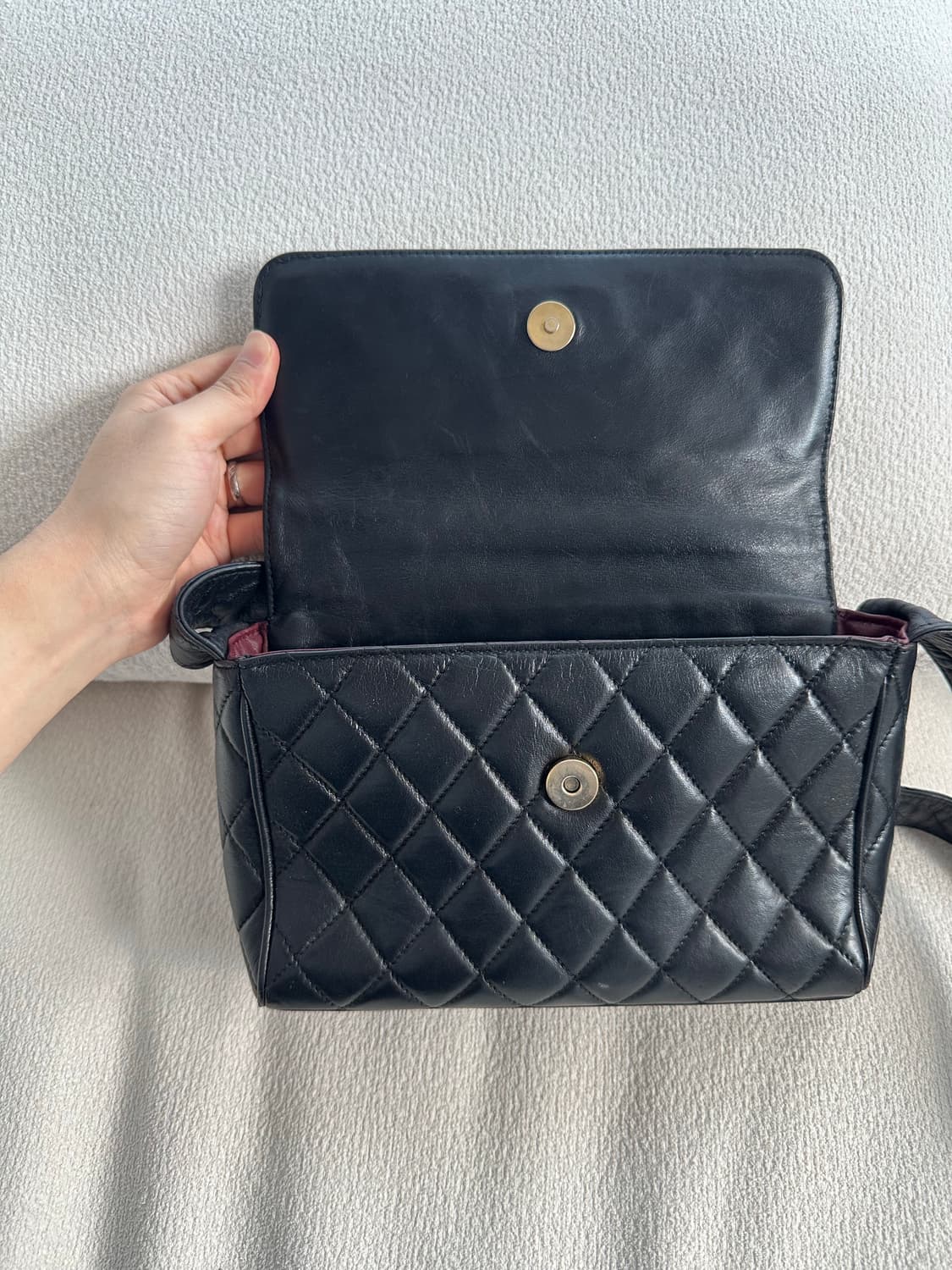 CHANEL 샤넬 빈티지 퀼팅 레더 크로스백(4번대) 상품이미지7