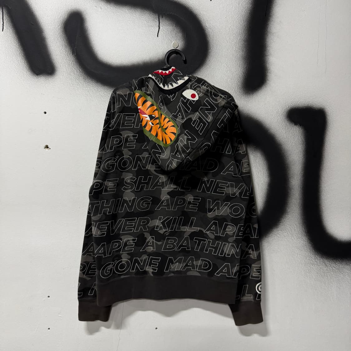 정품 베이프 흑계 텍스트 카모 샤크 풀 집업 후디 상품이미지1