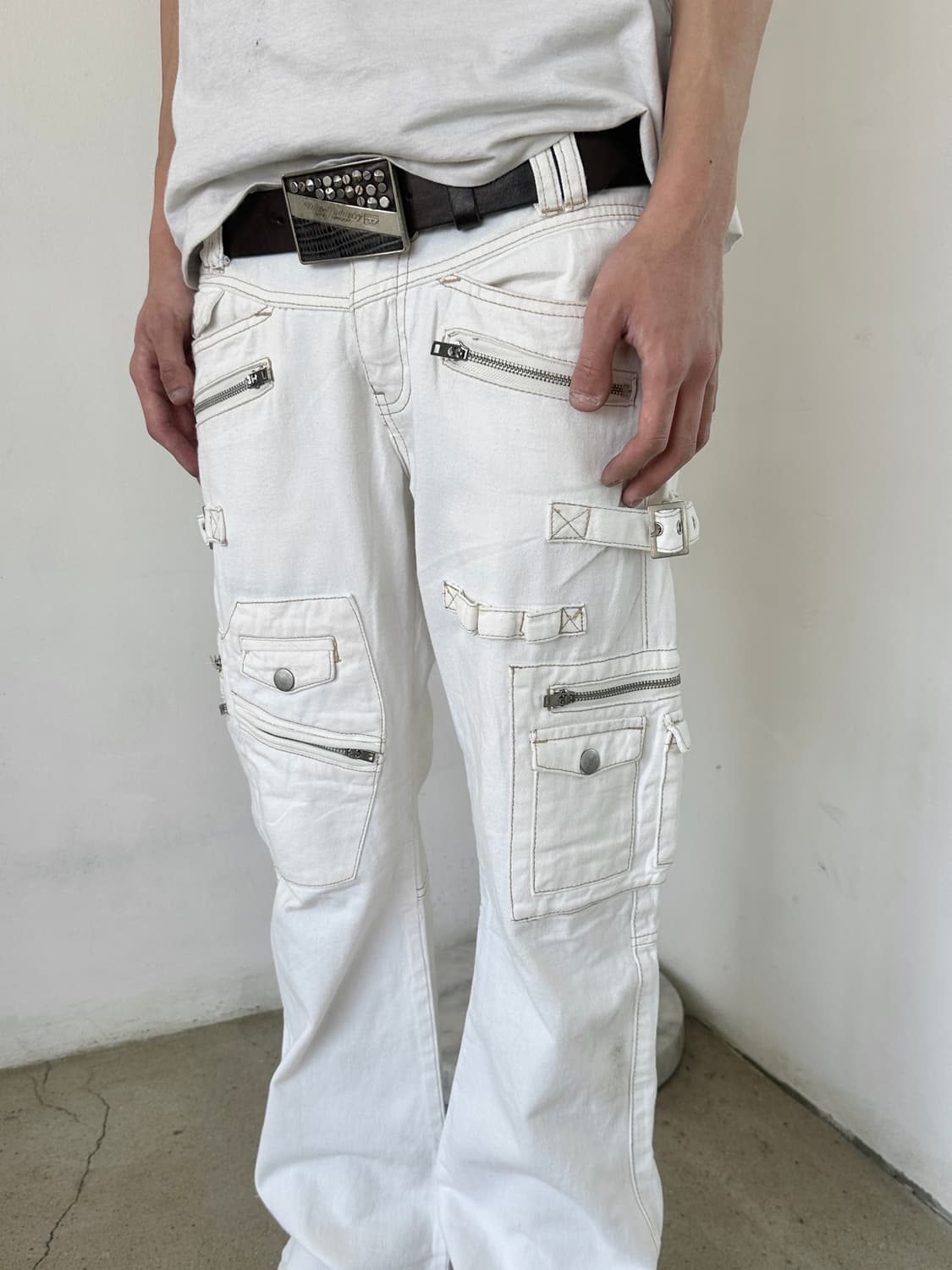 시멘틱 디자인 멀티 포켓 카고 플레어 팬츠 상품이미지3