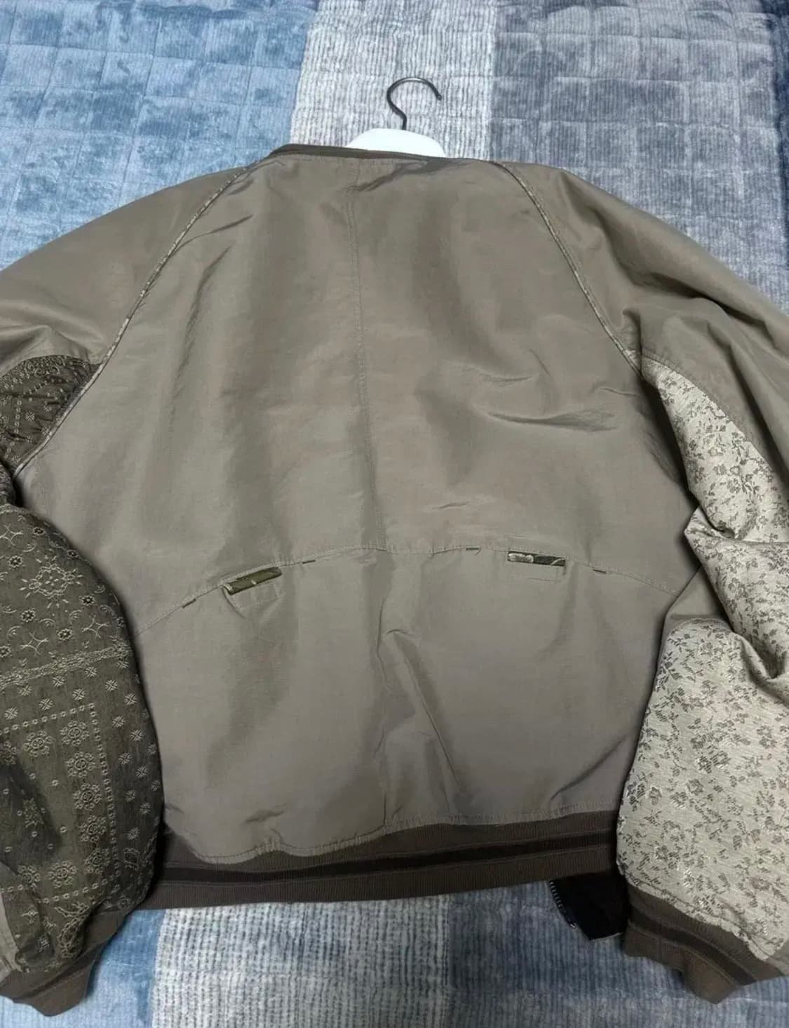 [4] 폴리테루 플로럴 수베니어 봄버 상품이미지3