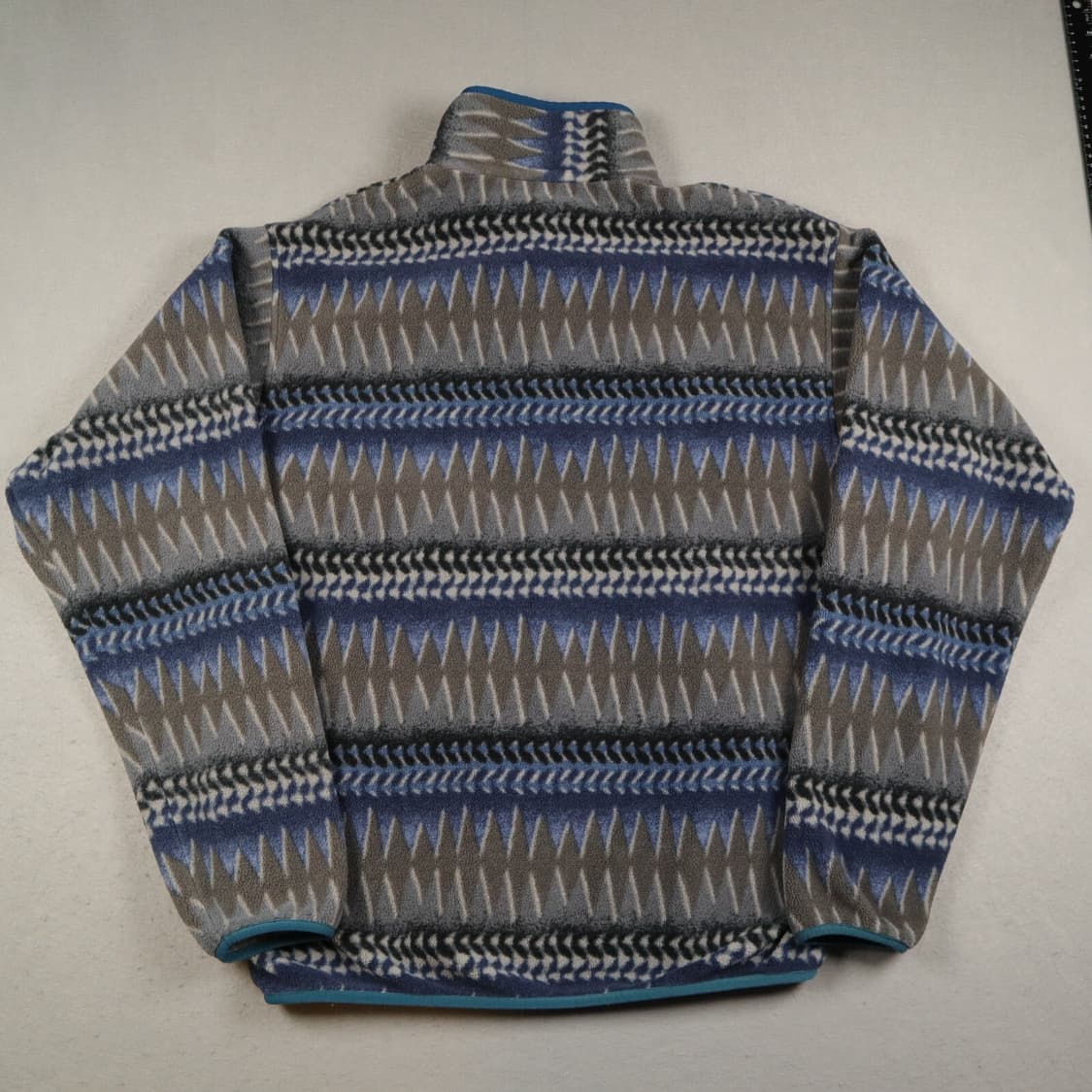 18FW 파타고니아 신칠라 스냅-티 플리스 숏헤어 멀티 블루 상품이미지5