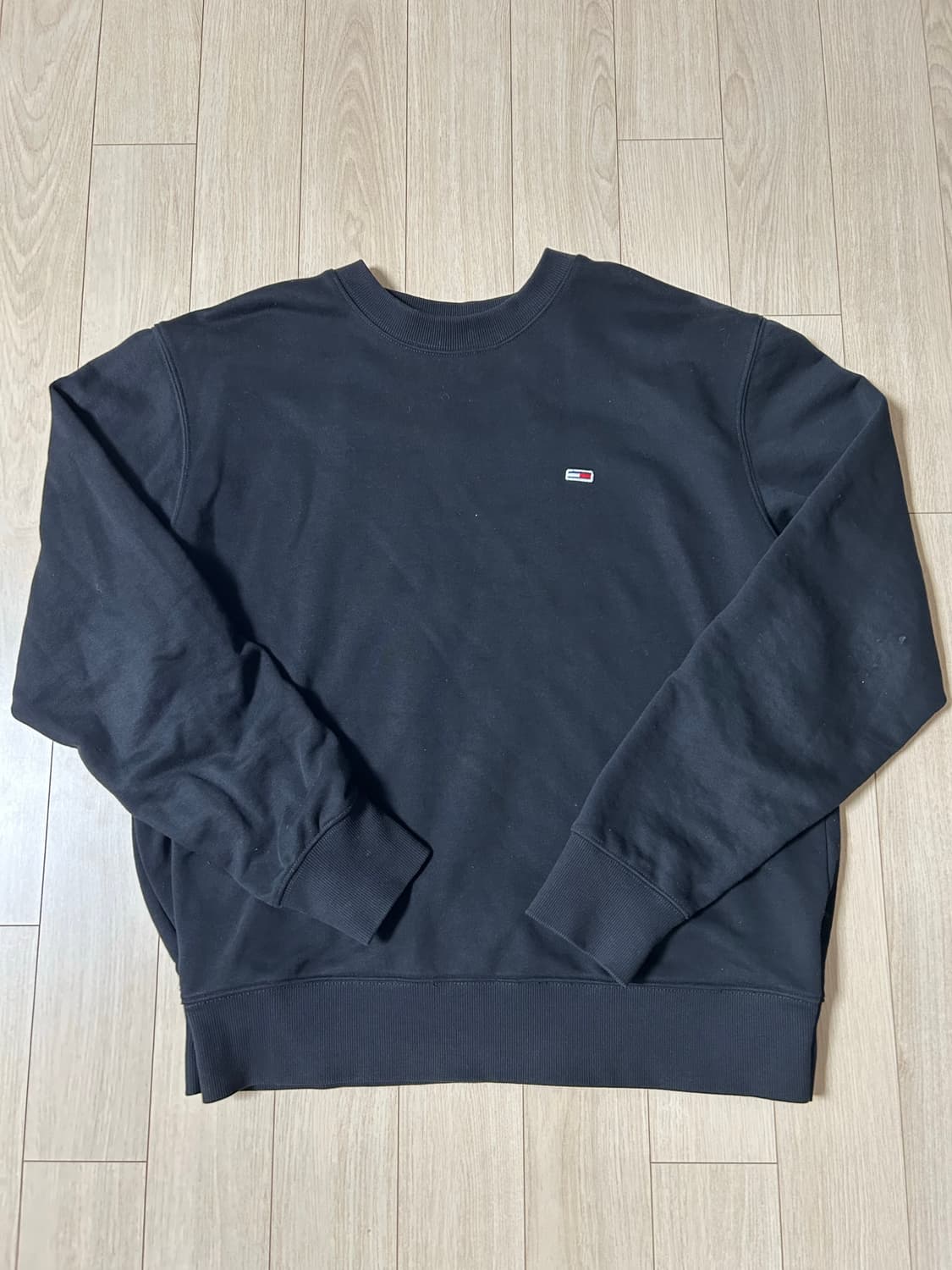 Tommy jeans 블랙 맨투맨 상품이미지2