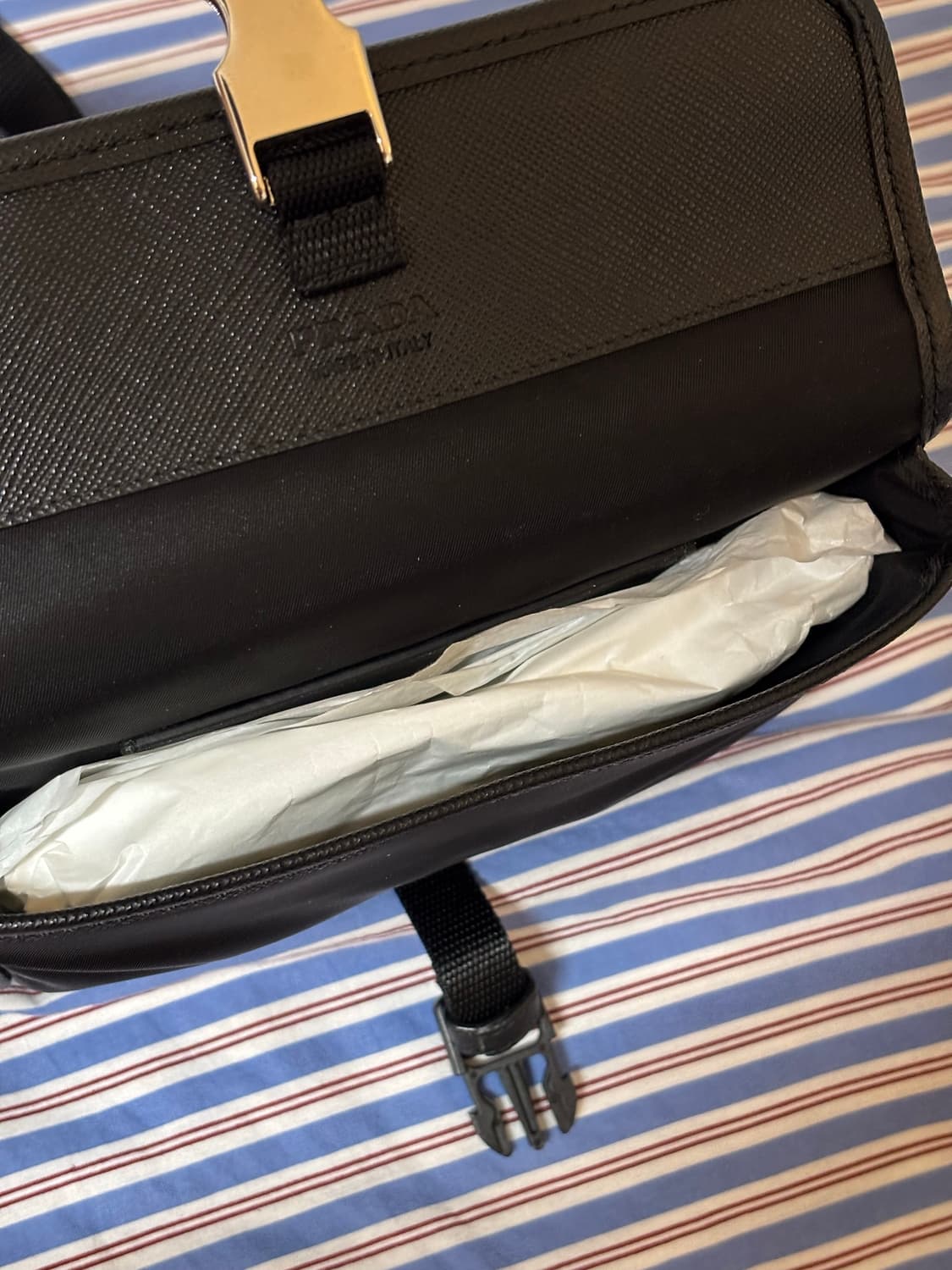 프라다 리나일론 및 사피아노 가죽 스마트폰 케이스 상품이미지5