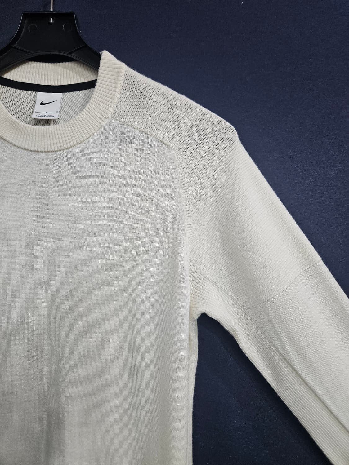나이키 자수 화이트컬러 남성 100 울 양모 혼방 니트  상품이미지4