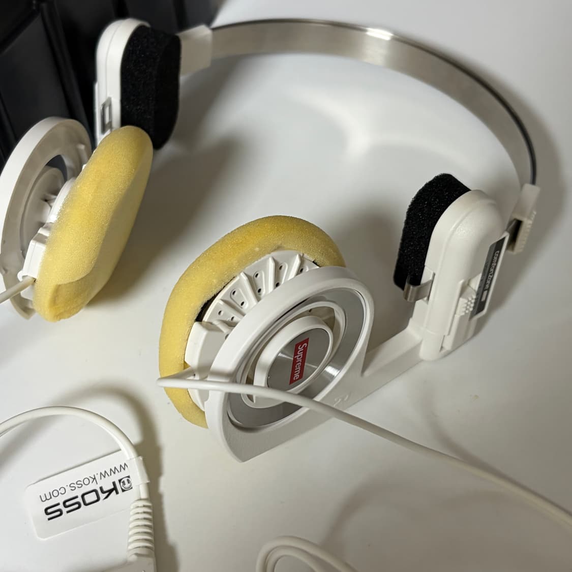 슈프림 supreme koss 코스 포타프로 헤드폰 화이트 상품이미지4