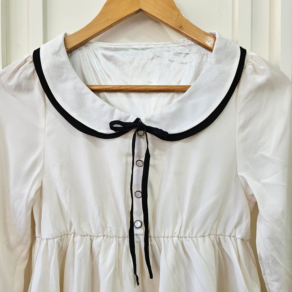 (Tralala) 배색카라 리본 블라우스 상품이미지3