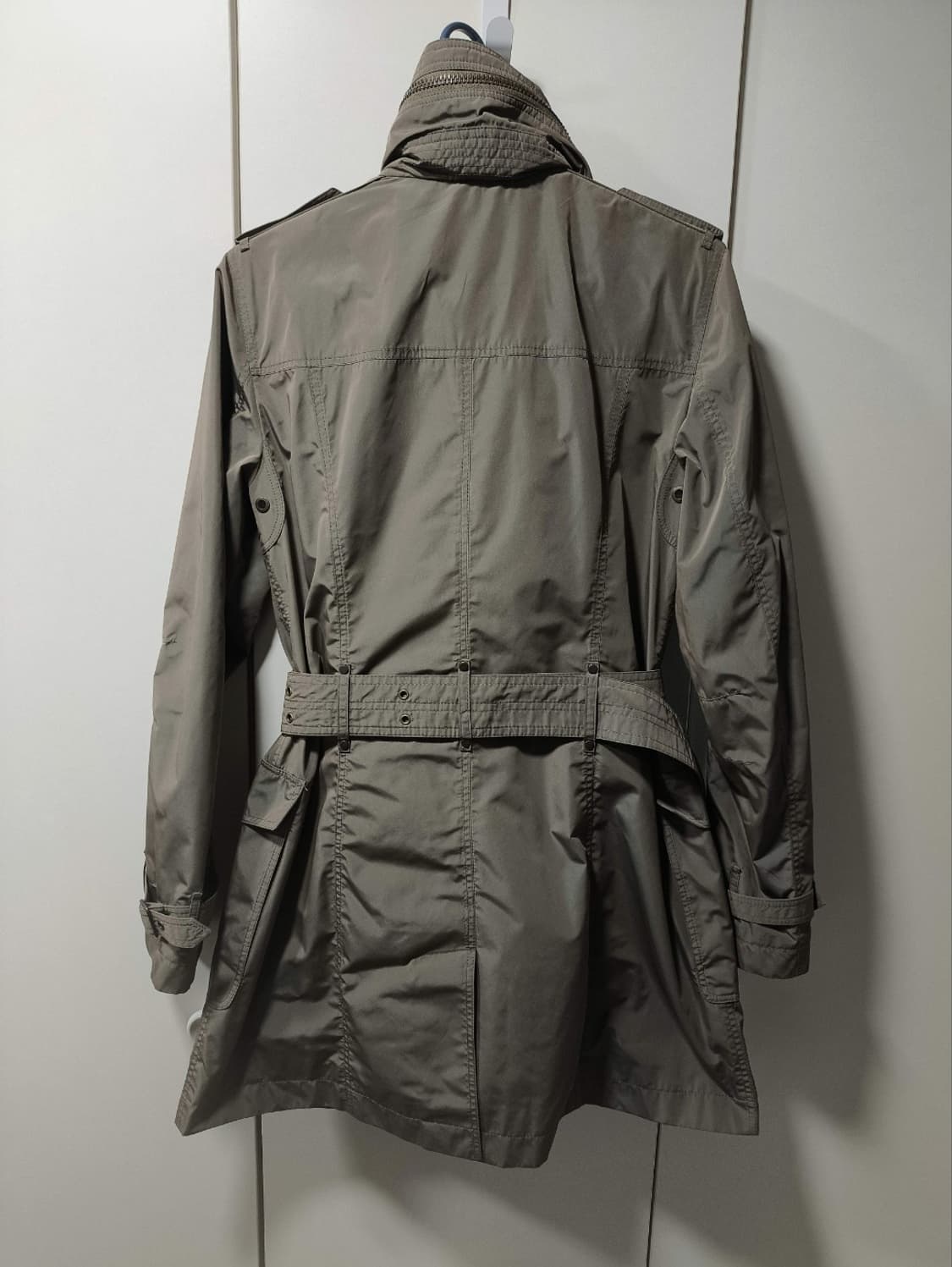 55~66 버버리 벨티드 하이넥 사파리 자켓 코트 카키 상품이미지9