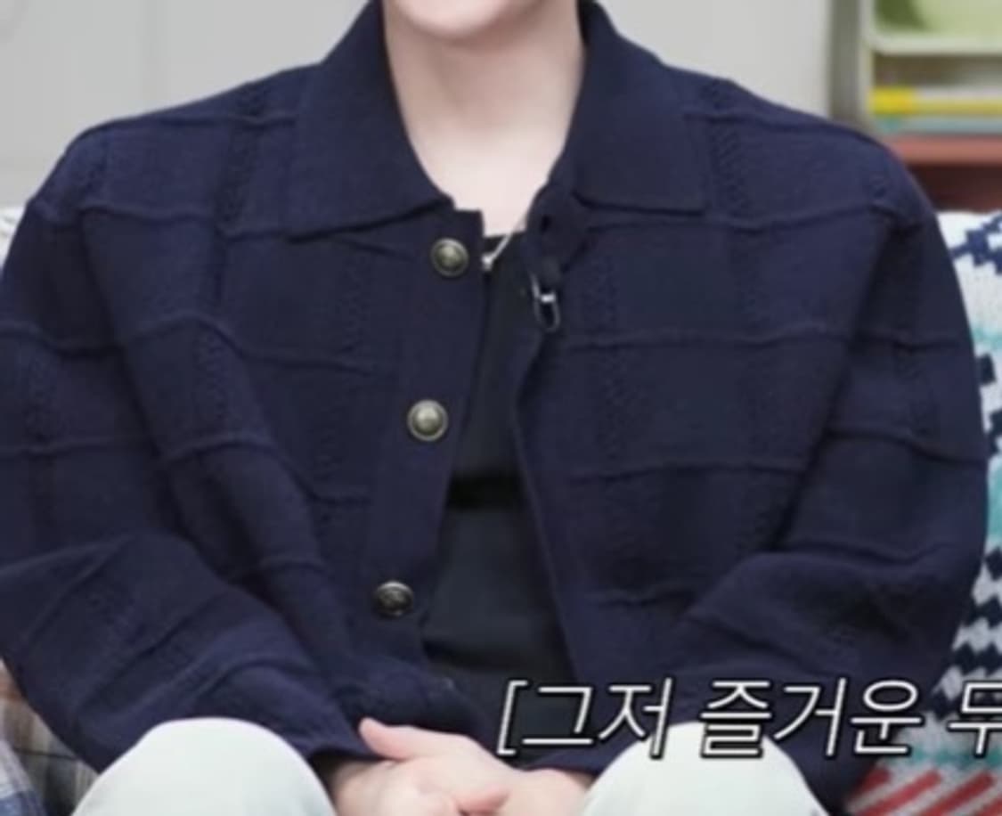 [새상품] 25FW 렉토 빈티지 버튼 카라 김선호 가디건 다크 네이비 상품이미지3