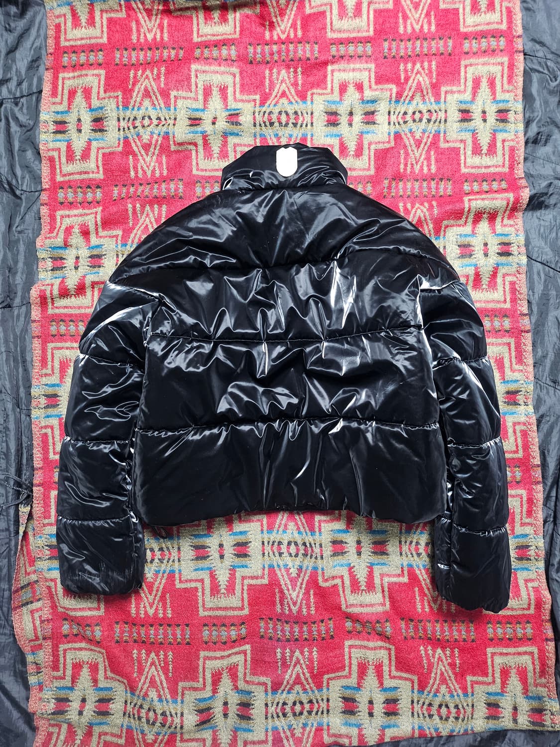 아디다스 스키 시크 푸퍼 에나멜 패딩 상품이미지2