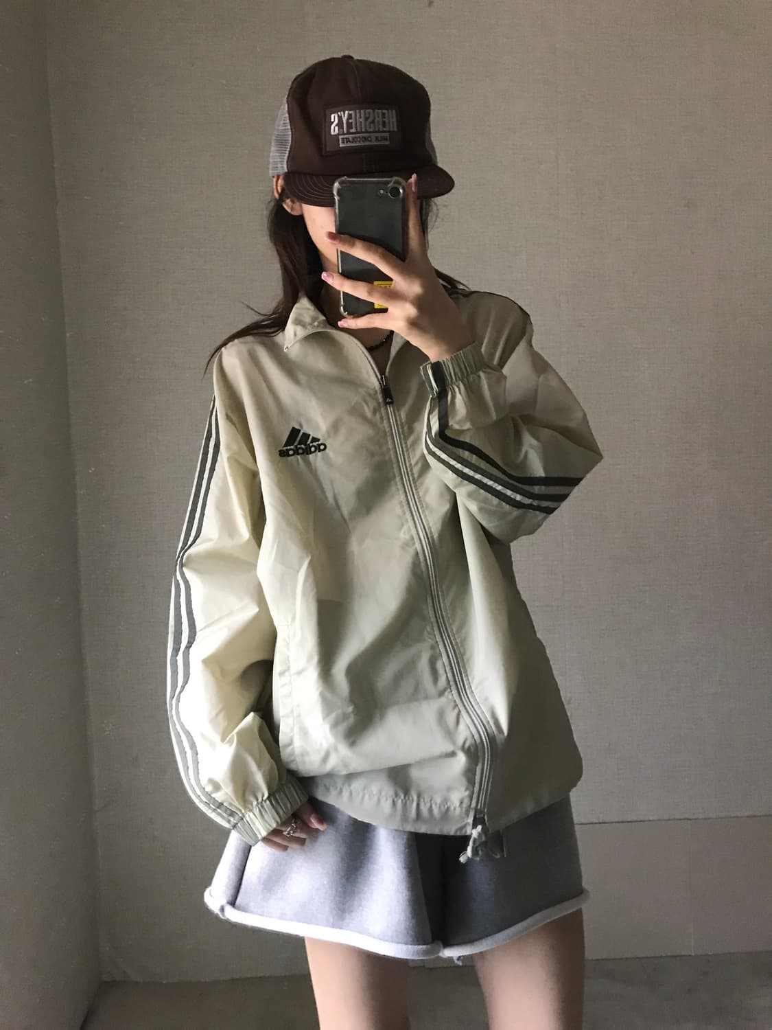 아디다스 카키베이지 90s 바람막이 상품이미지1