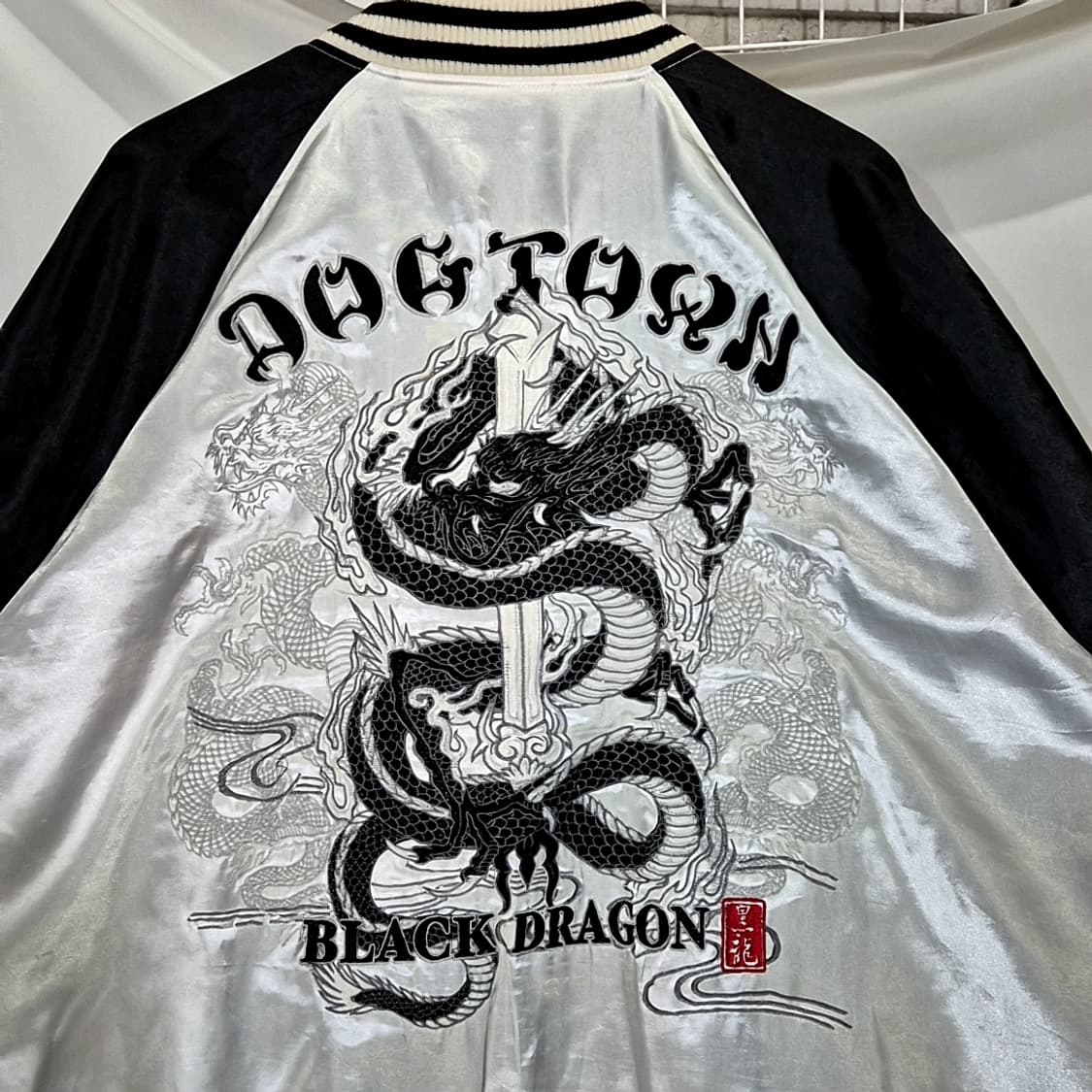 Dog Town 도그타운 블랙드래곤 스카잔 자켓 상품이미지3