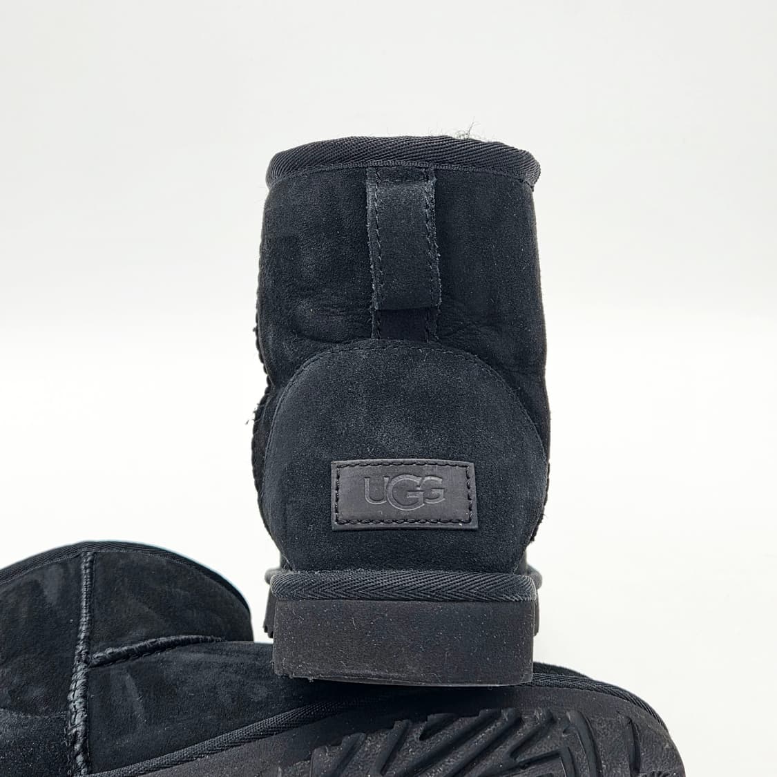 어그 우먼스 클래식 미니 II 블랙 (240) 상품이미지2