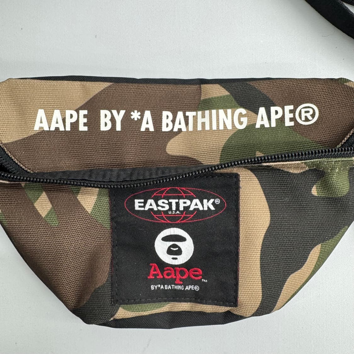 에이프 X 이스트팩 웨이스트백 상품이미지3