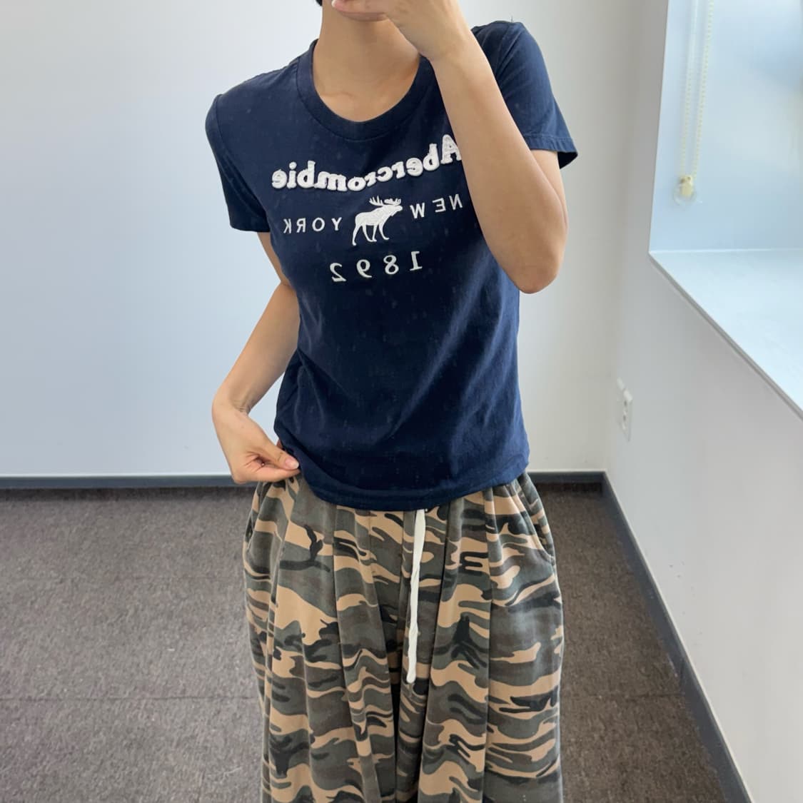 Abercrombie 아베크롬비 스펠아웃 로고 네이비 반팔   상품이미지1